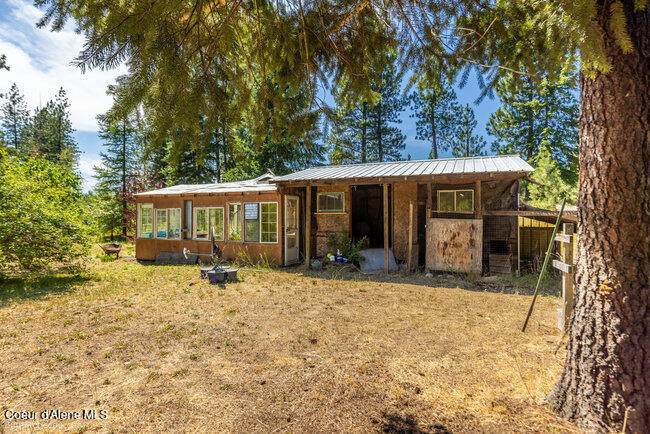 3003 E Carver Lane