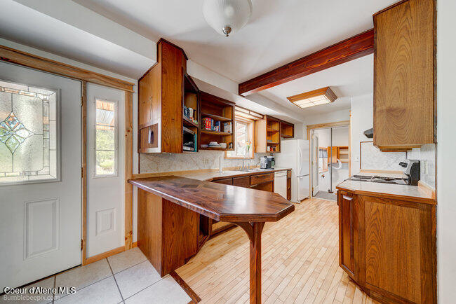 3003 E Carver Lane