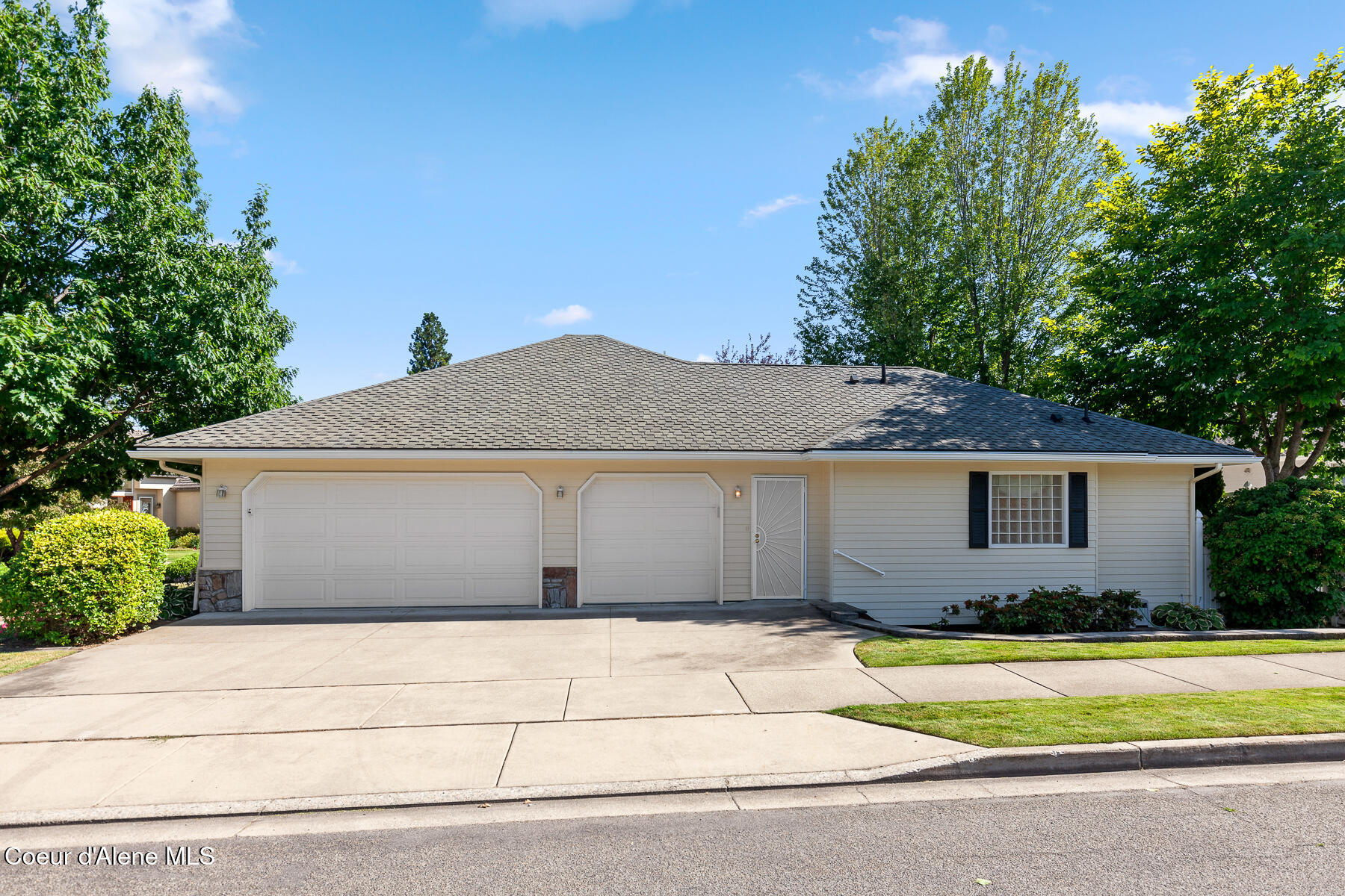 747 N DUNDEE DR