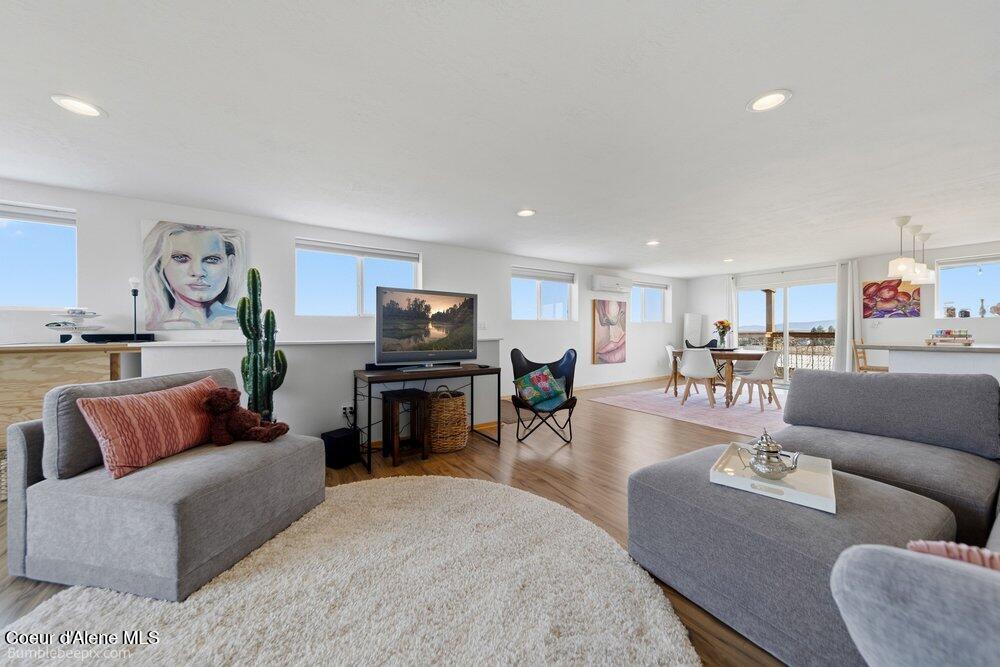 22810 E -Idaho Rd