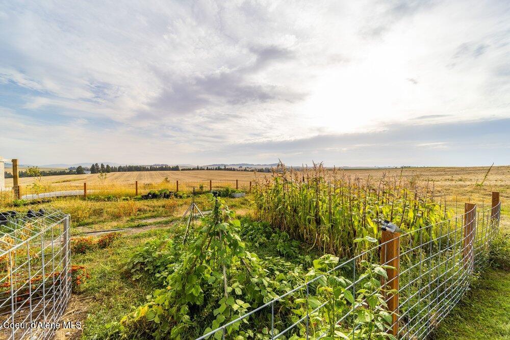 22810 E -Idaho Rd