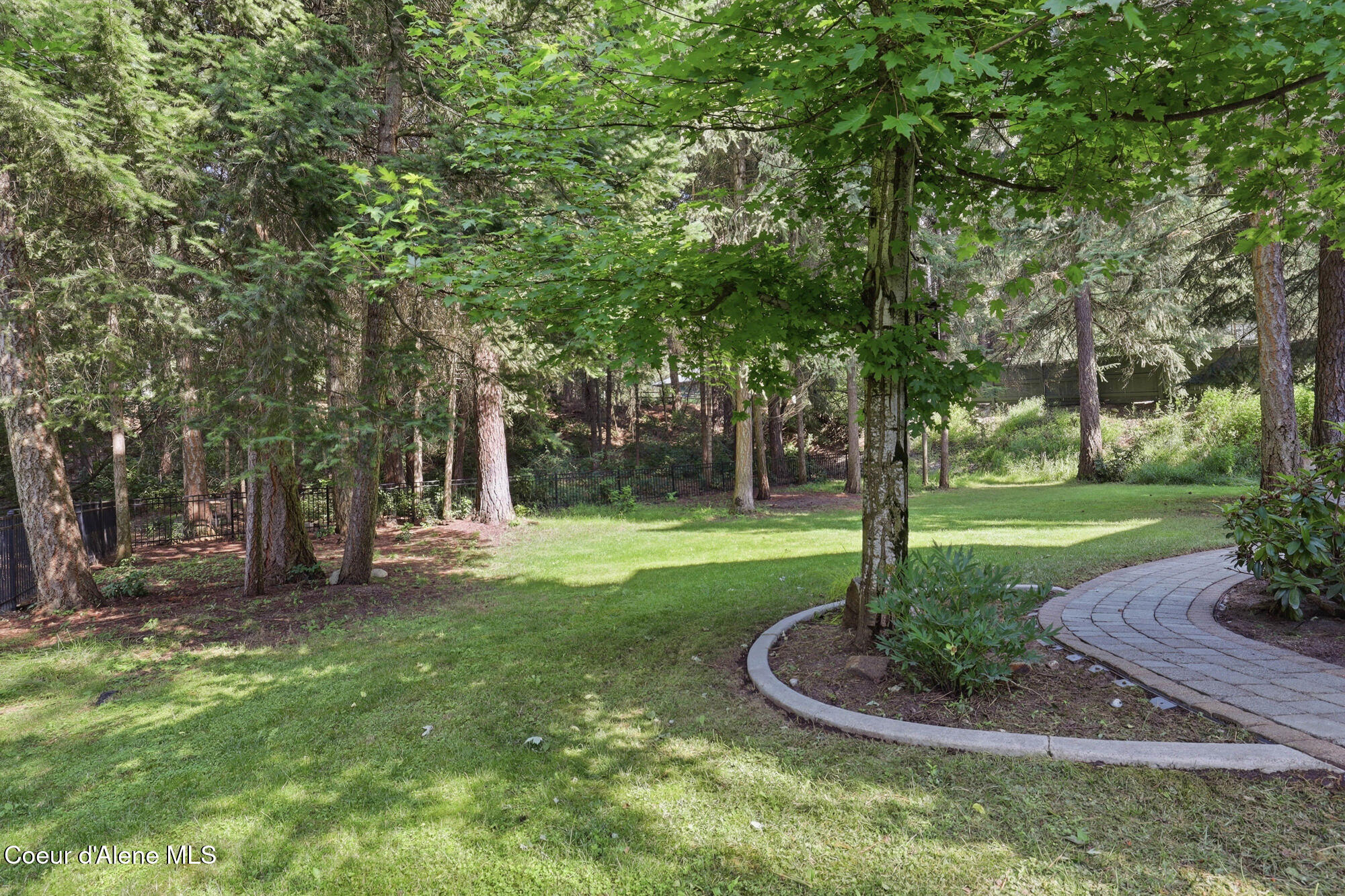 9622 N Country Club DR