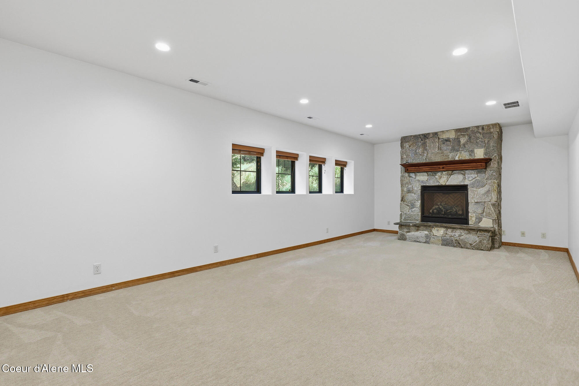 9622 N Country Club DR