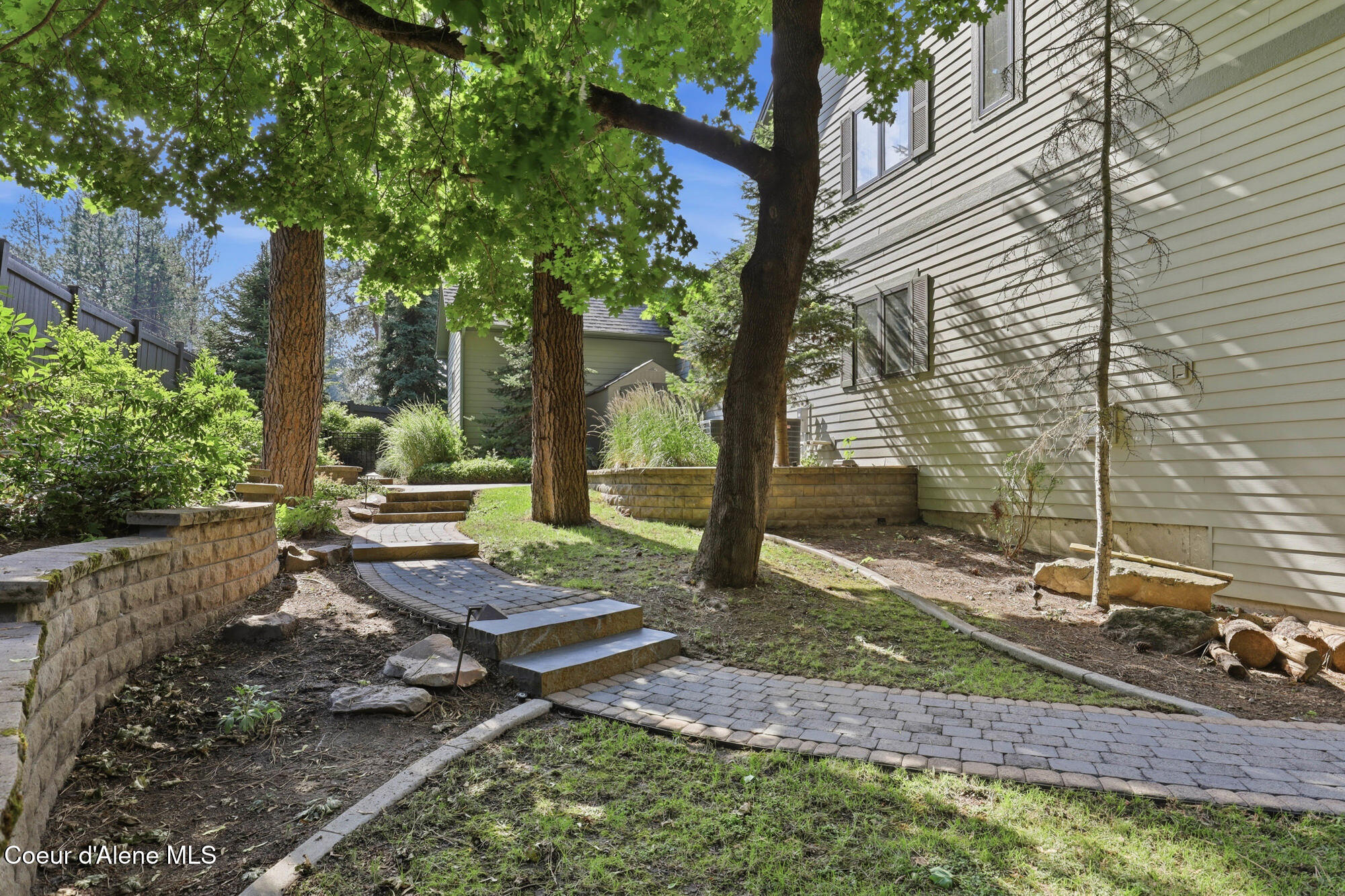 9622 N Country Club DR
