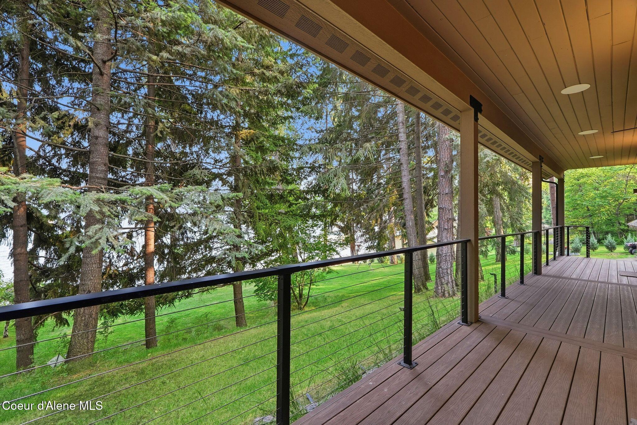 8411 W Lake Shr, Coeur d'Alene