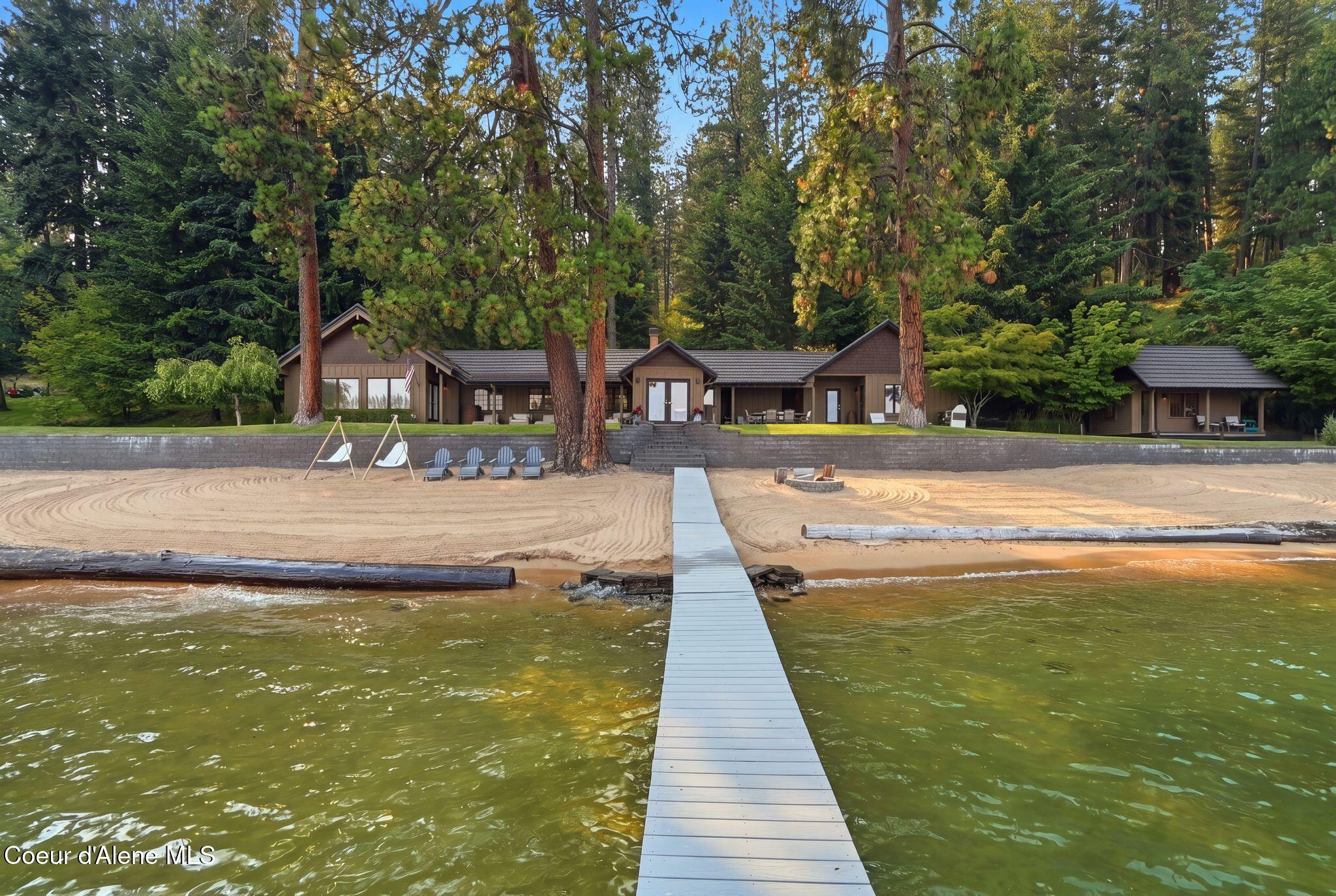 8411 W Lake Shr, Coeur d'Alene
