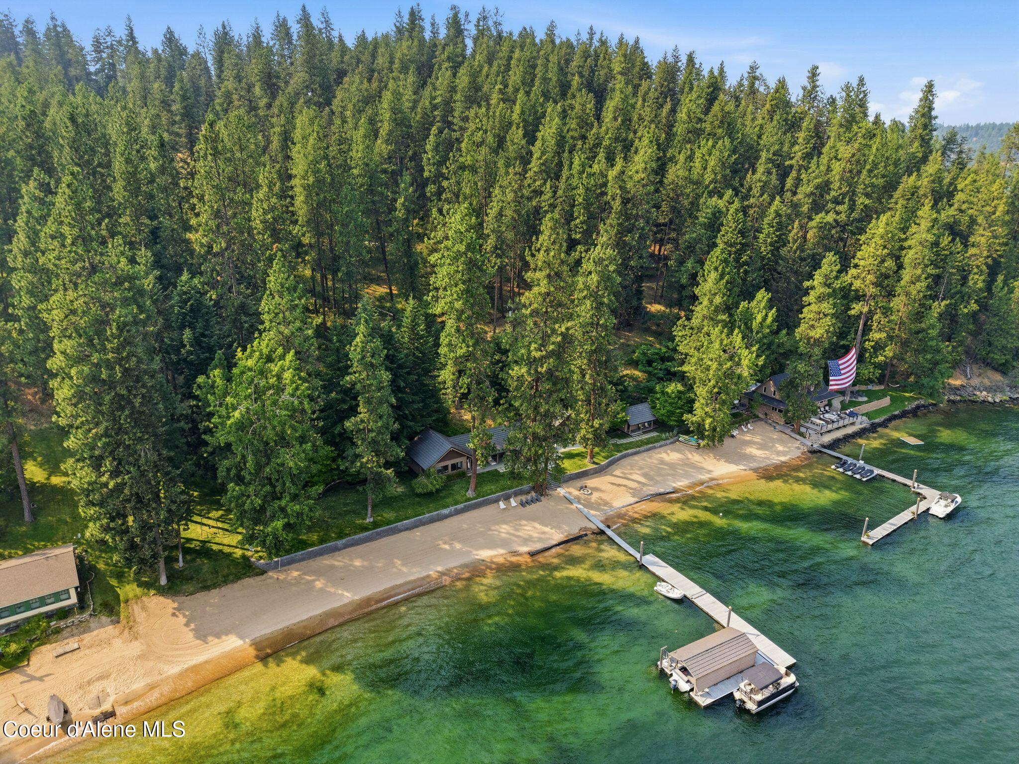 8411 W Lake Shr, Coeur d'Alene