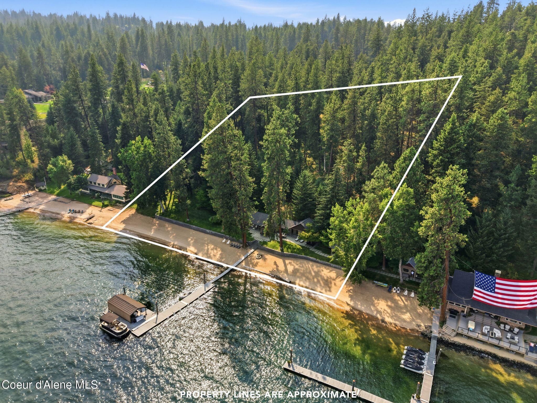 8411 W Lake Shr, Coeur d'Alene