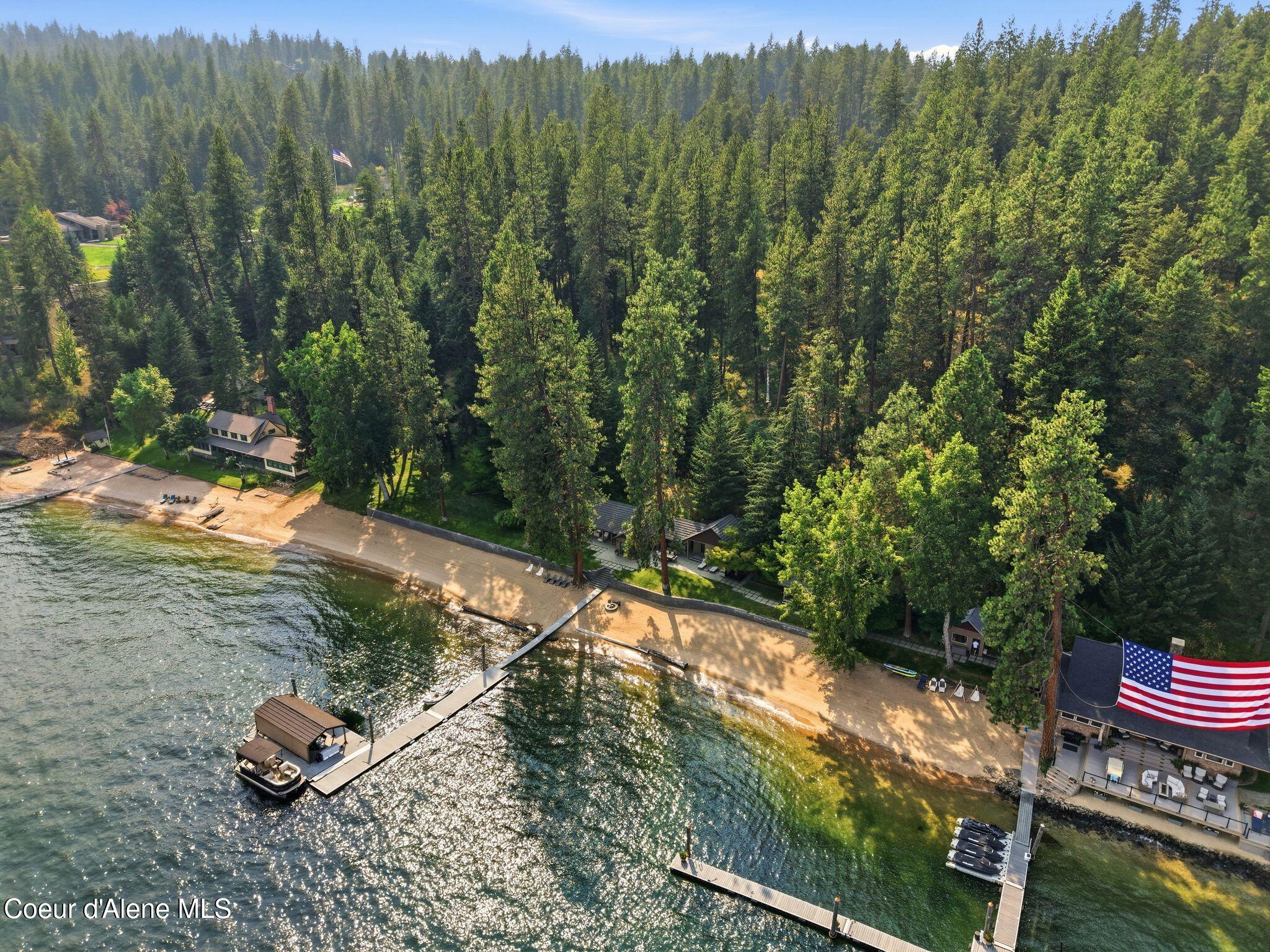 8411 W Lake Shr, Coeur d'Alene