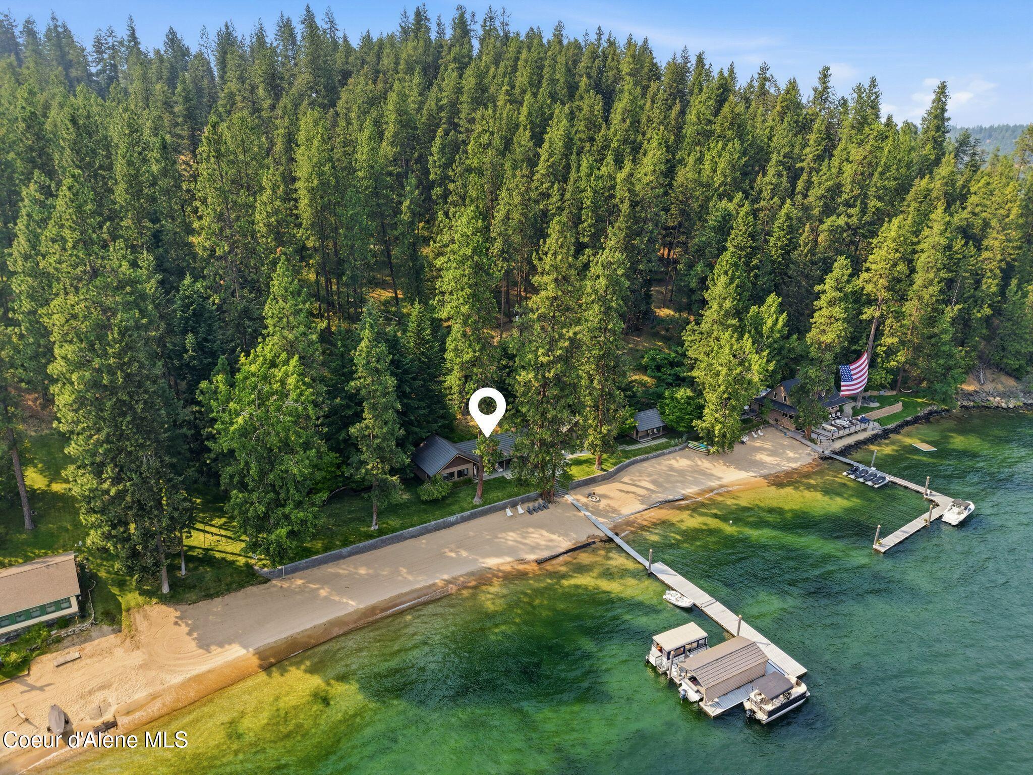 8411 W Lake Shr, Coeur d'Alene