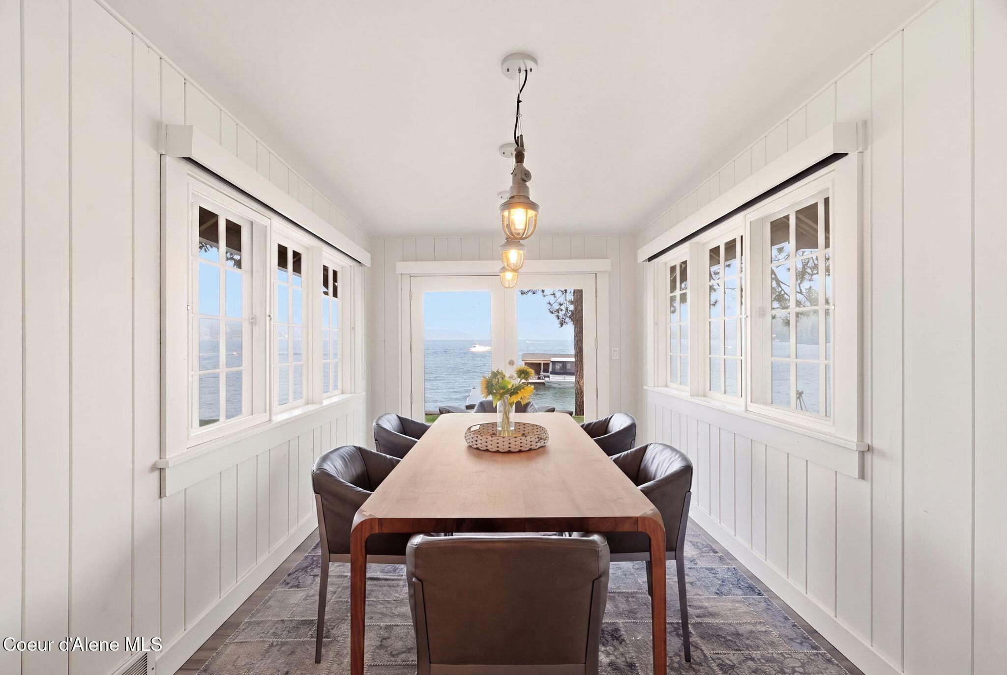 8411 W Lake Shr, Coeur d'Alene