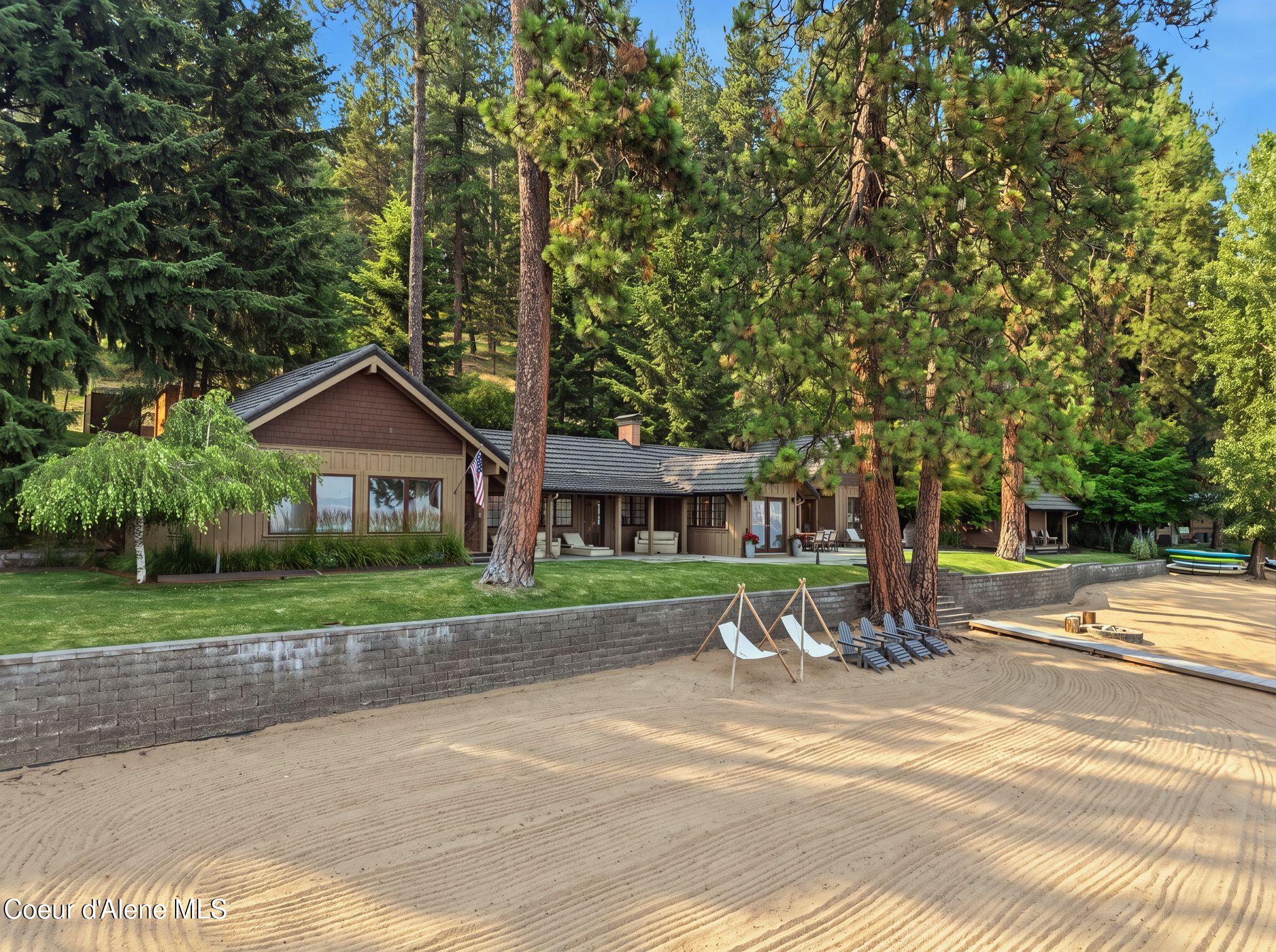 8411 W Lake Shr, Coeur d'Alene