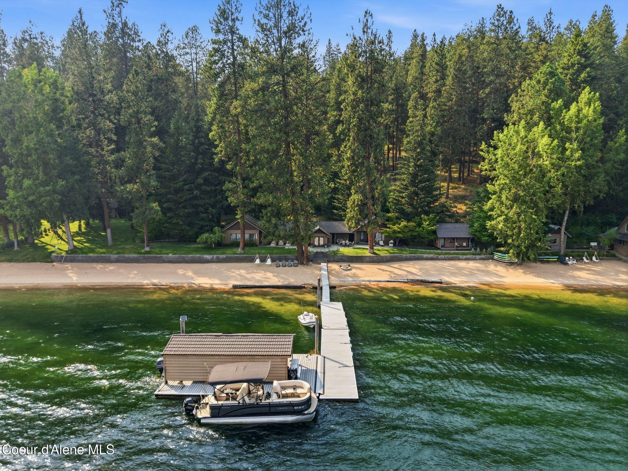 8411 W Lake Shr, Coeur d'Alene