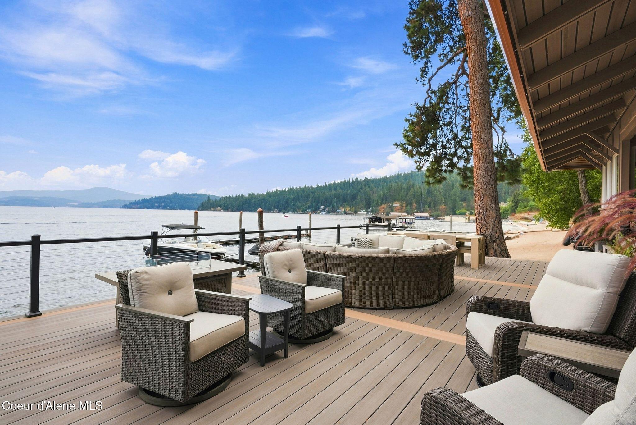 8357 W Coeur d' Alene Lake Shore, Coeur d'Alene