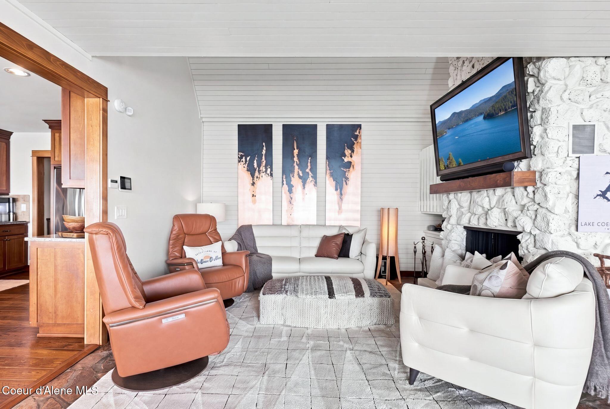 8357 W Coeur d' Alene Lake Shore, Coeur d'Alene