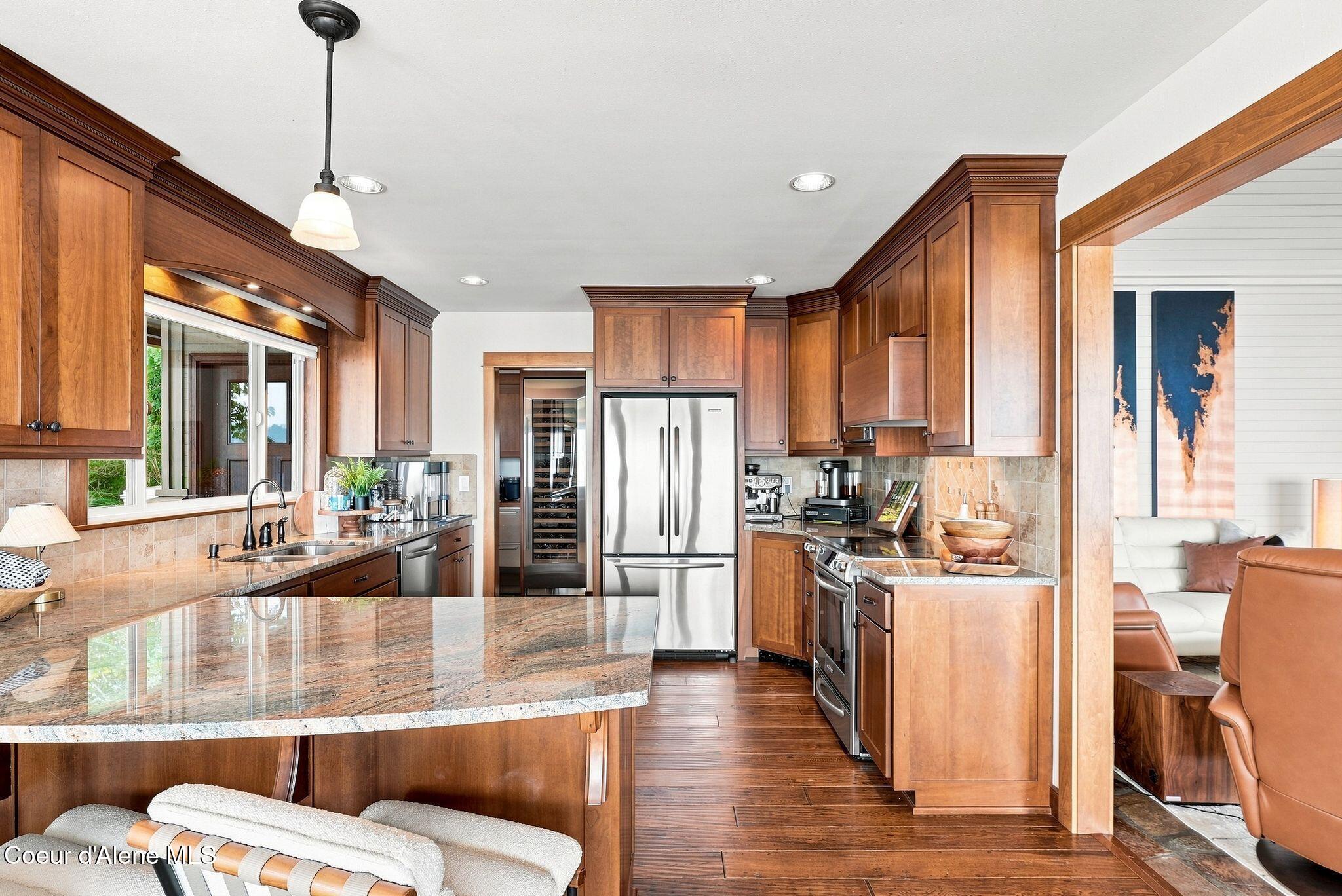 8357 W Coeur d' Alene Lake Shore, Coeur d'Alene