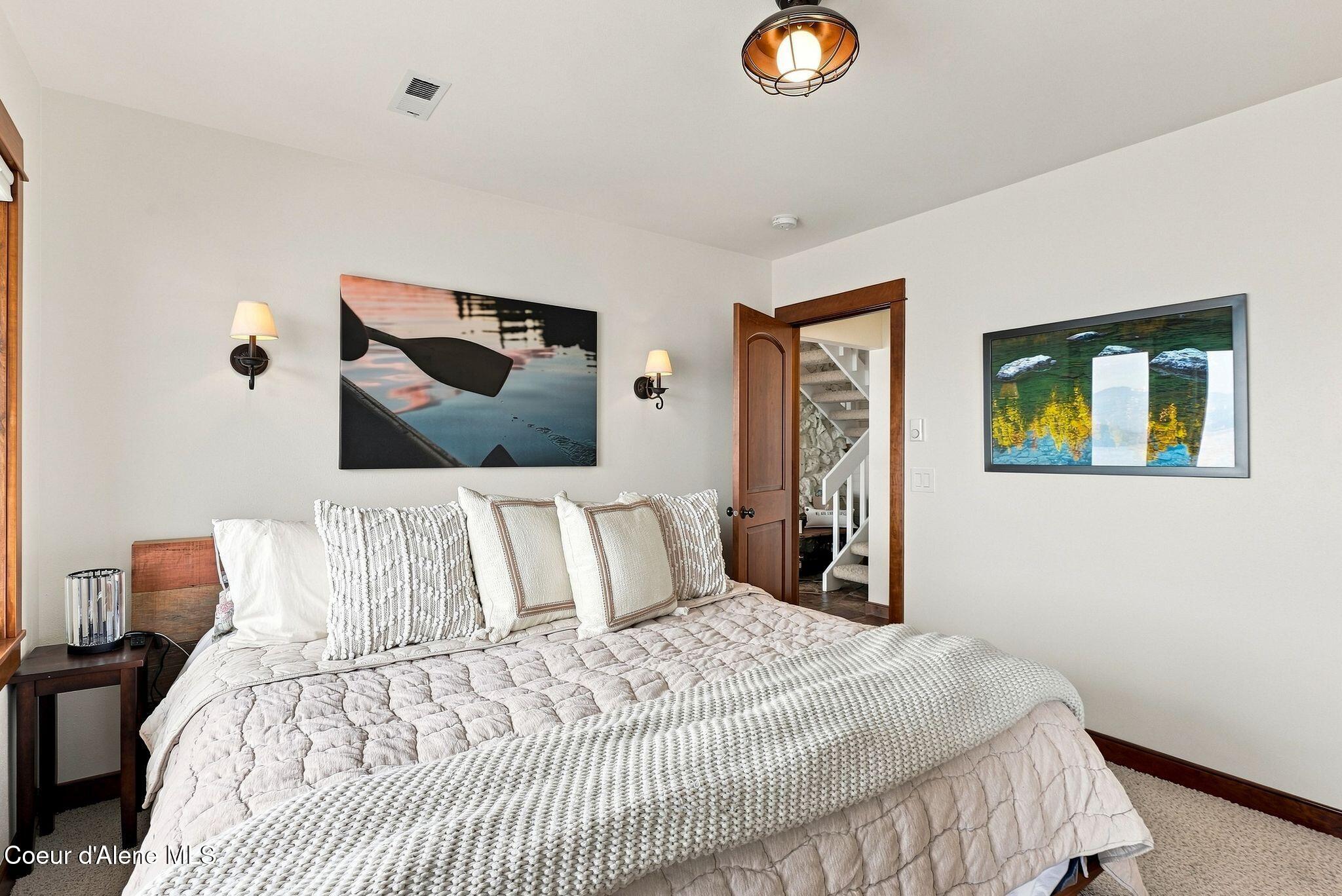 8357 W Coeur d' Alene Lake Shore, Coeur d'Alene