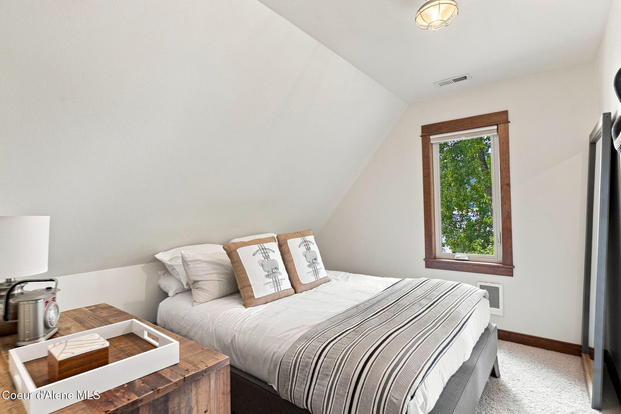 8357 W Coeur d' Alene Lake Shore, Coeur d'Alene