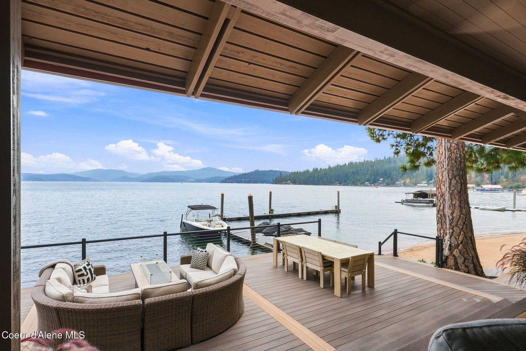 8357 W Coeur d' Alene Lake Shore, Coeur d'Alene