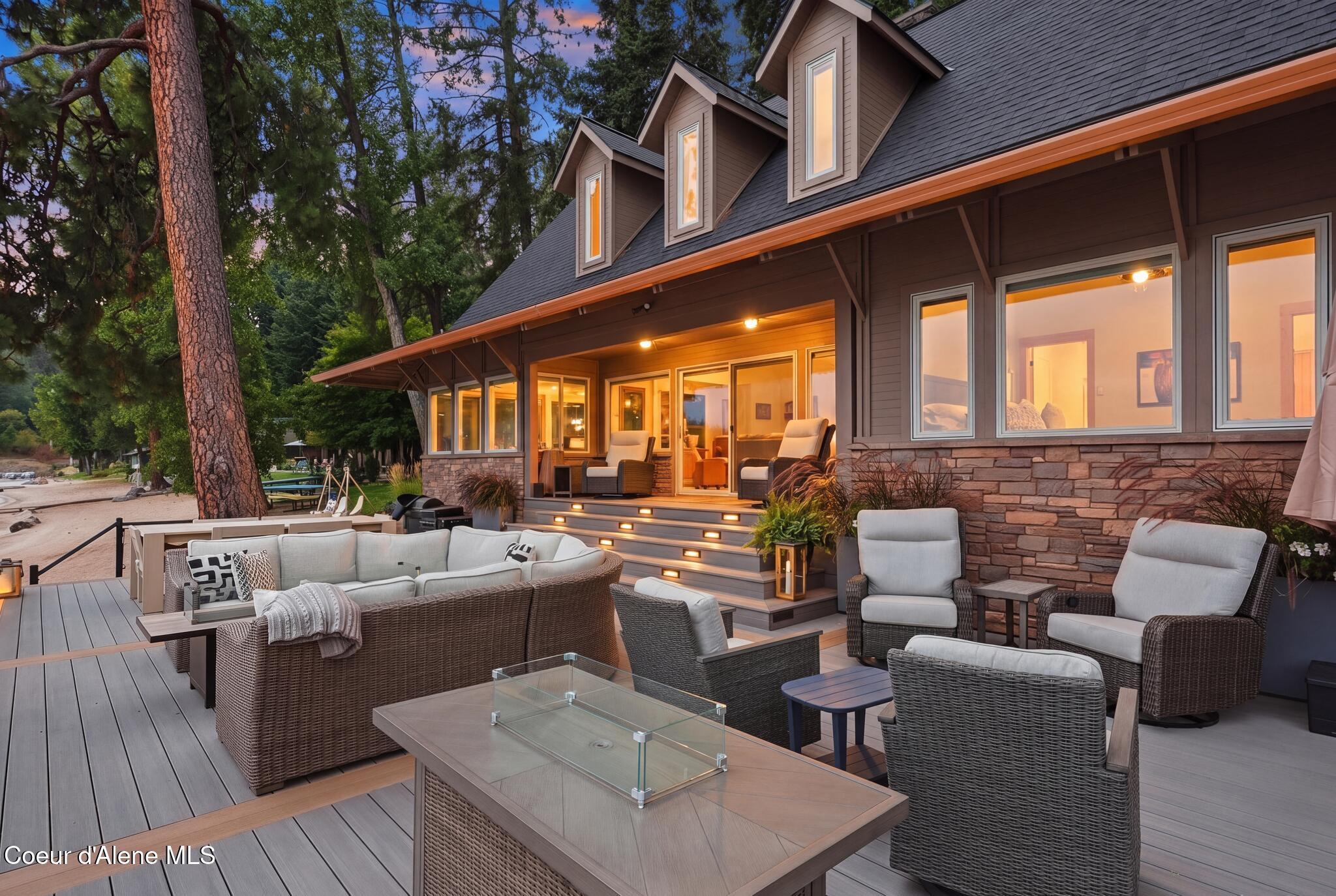 8357 W Coeur d' Alene Lake Shore, Coeur d'Alene