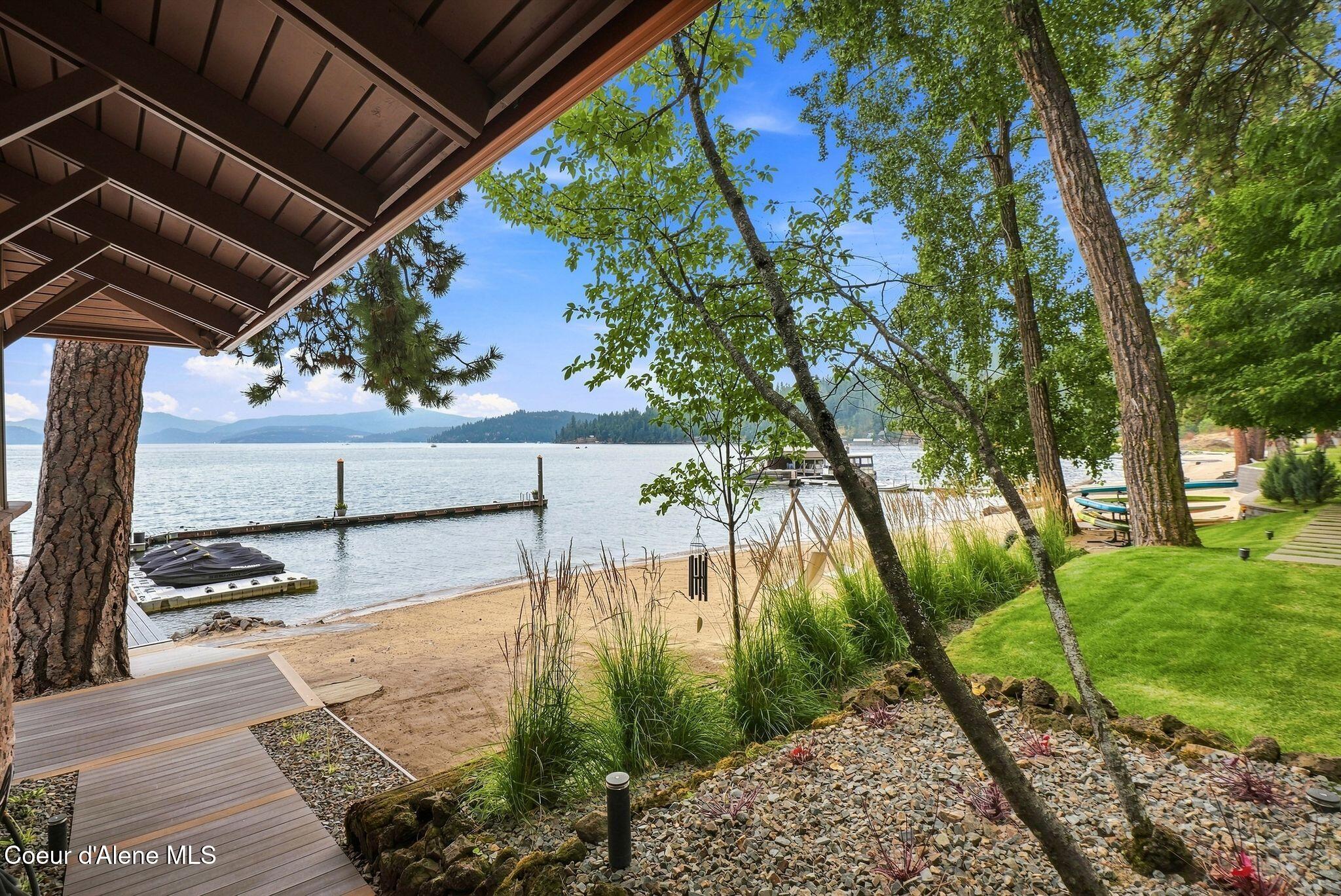 8357 W Coeur d' Alene Lake Shore, Coeur d'Alene