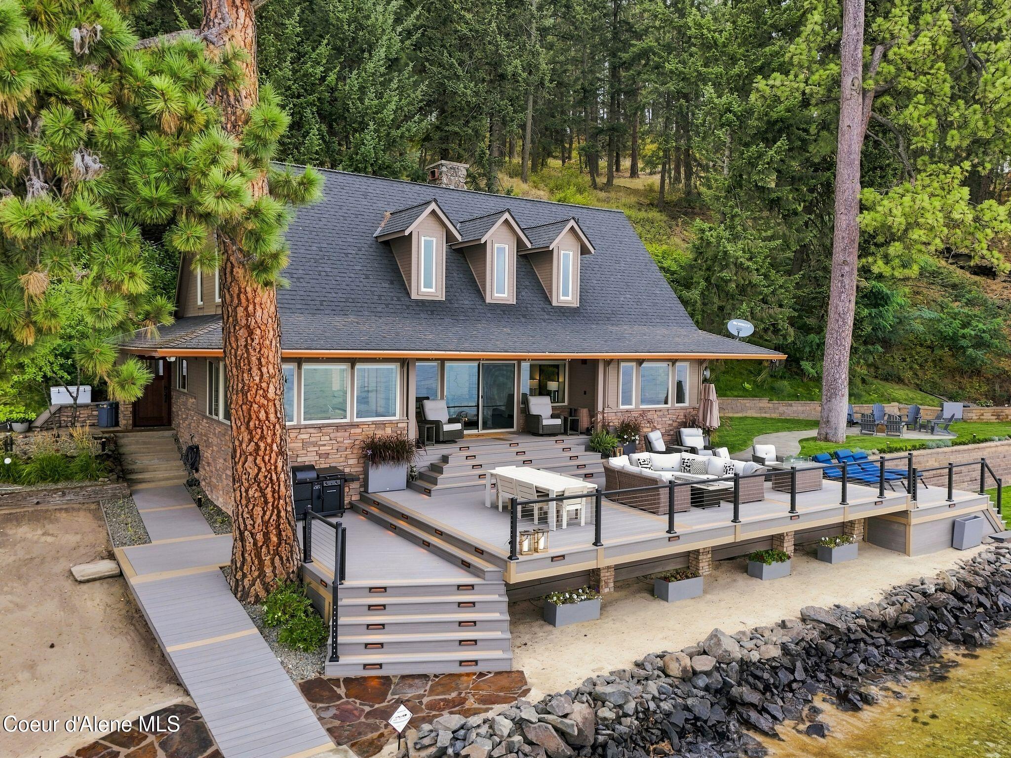 8357 W Coeur d' Alene Lake Shore, Coeur d'Alene
