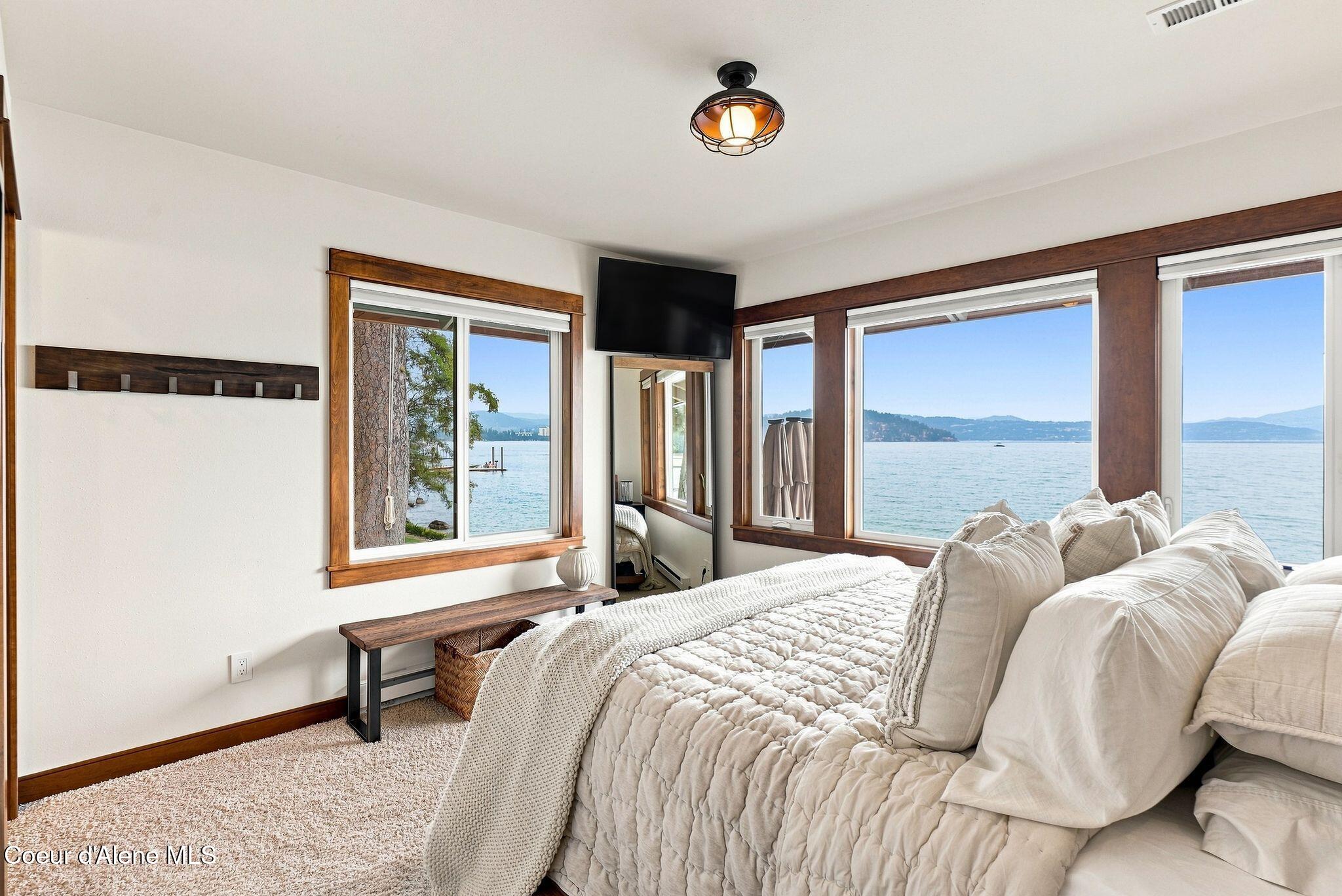 8357 W Coeur d' Alene Lake Shore, Coeur d'Alene