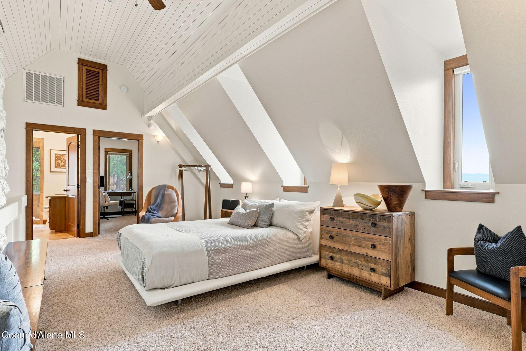 8357 W Coeur d' Alene Lake Shore, Coeur d'Alene