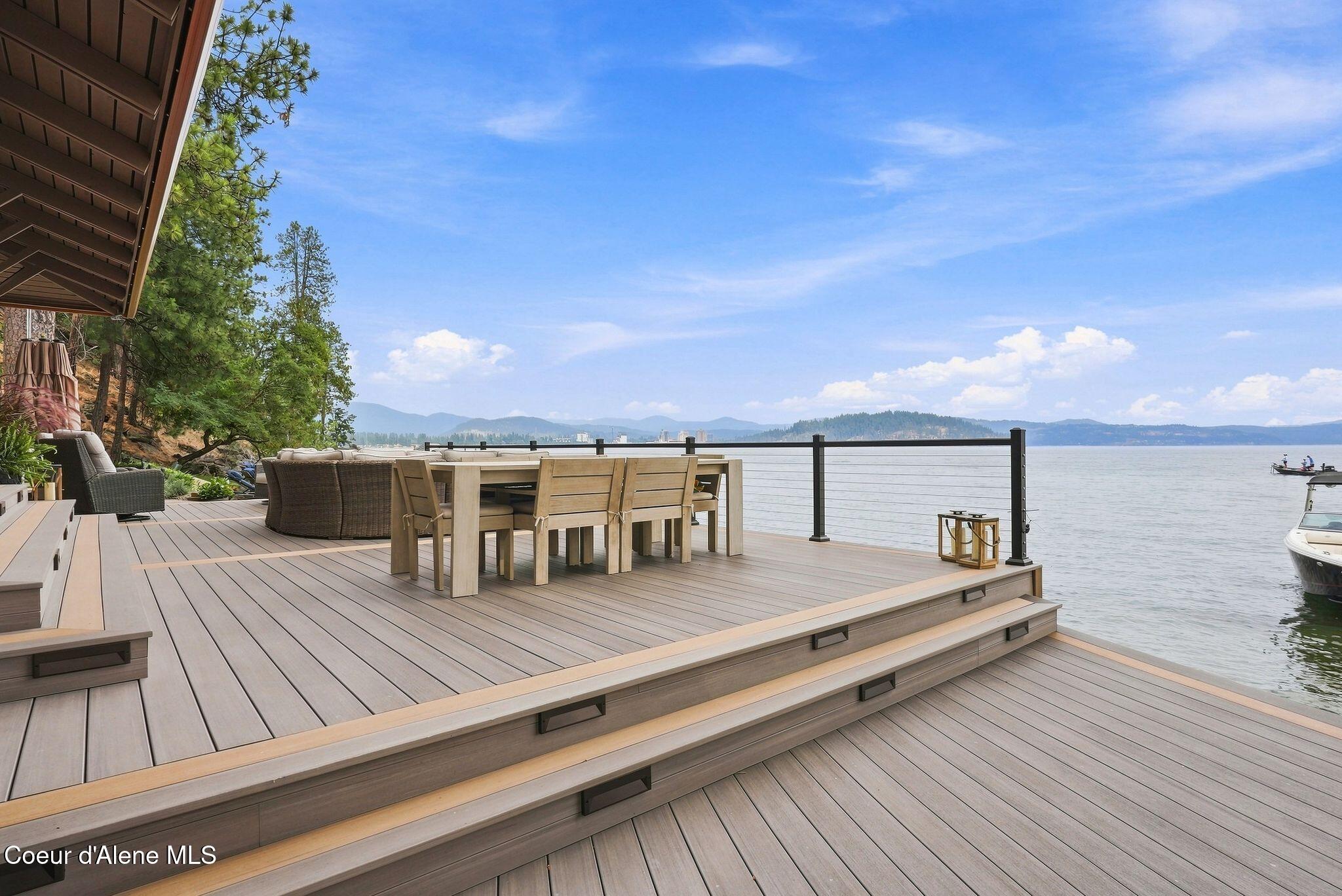 8357 W Coeur d' Alene Lake Shore, Coeur d'Alene