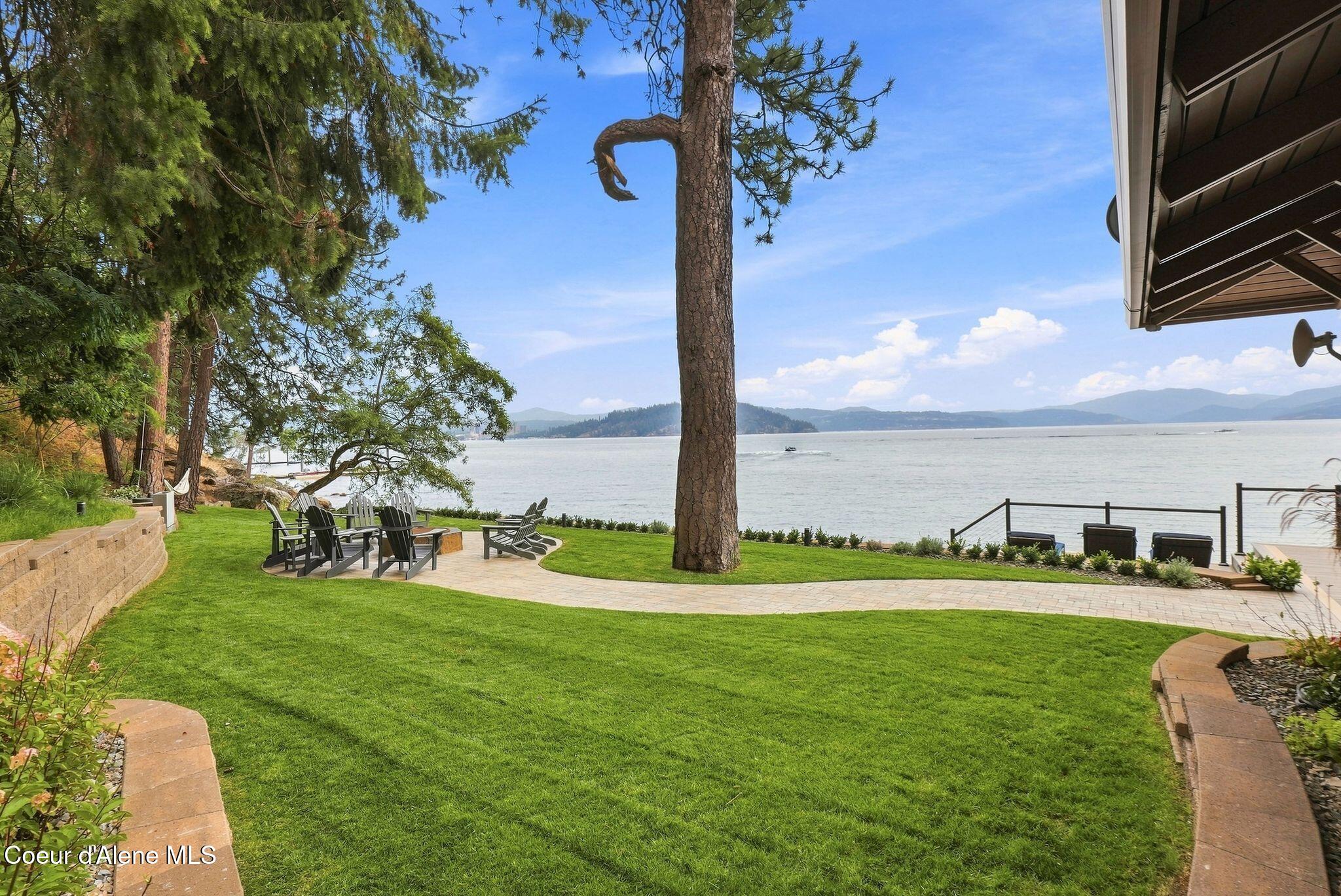 8357 W Coeur d' Alene Lake Shore, Coeur d'Alene