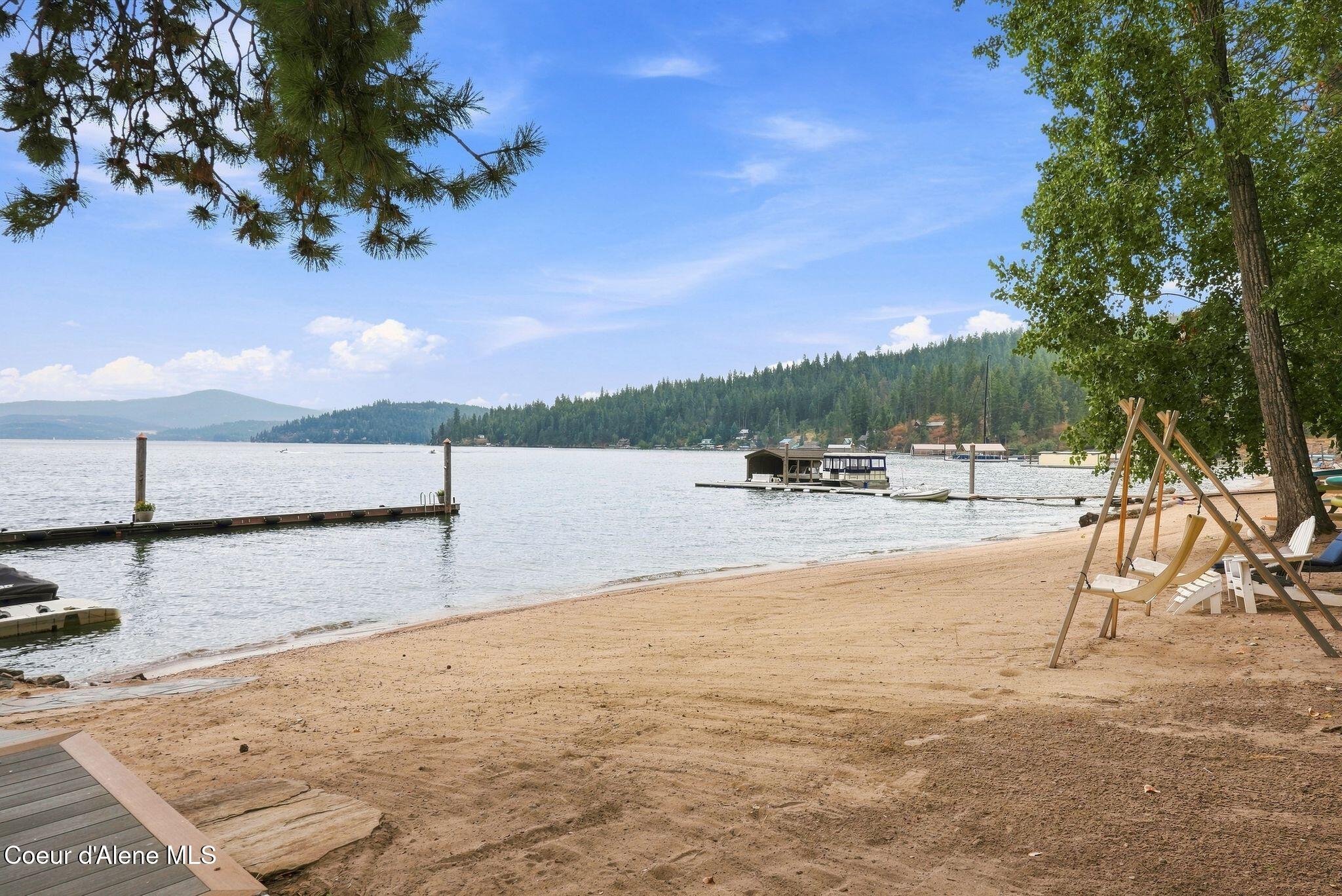 8357 W Coeur d' Alene Lake Shore, Coeur d'Alene