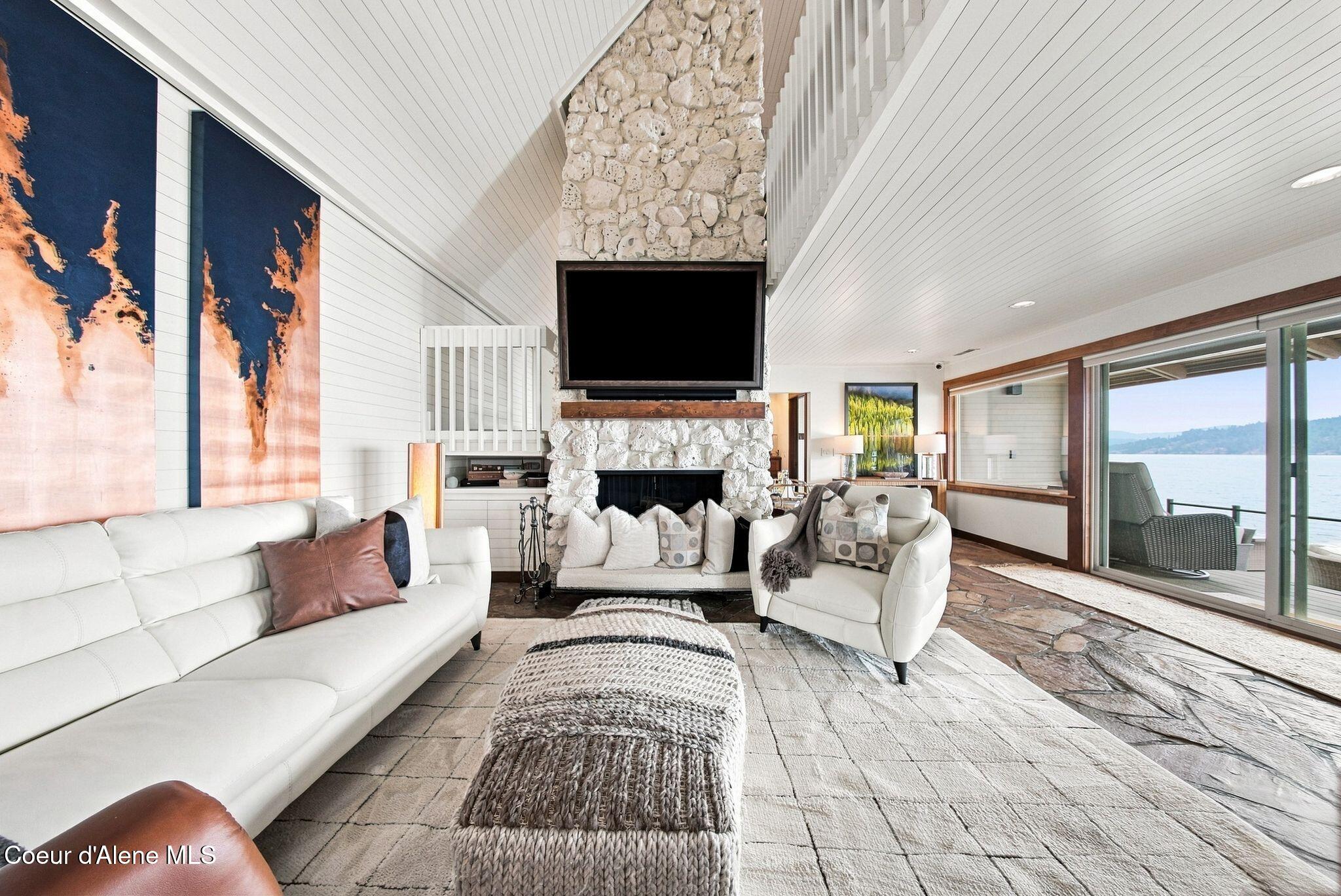 8357 W Coeur d' Alene Lake Shore, Coeur d'Alene