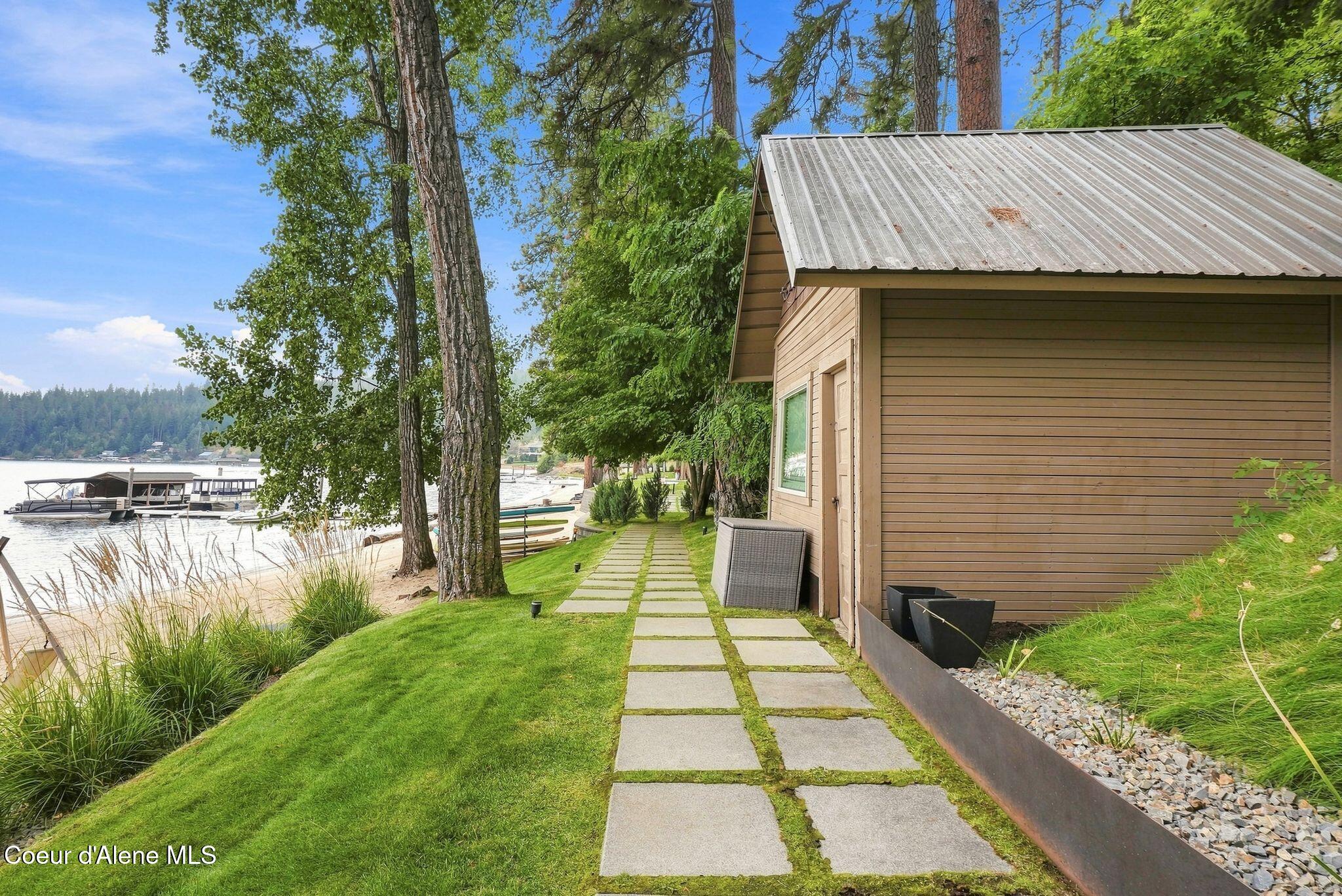 8357 W Coeur d' Alene Lake Shore, Coeur d'Alene