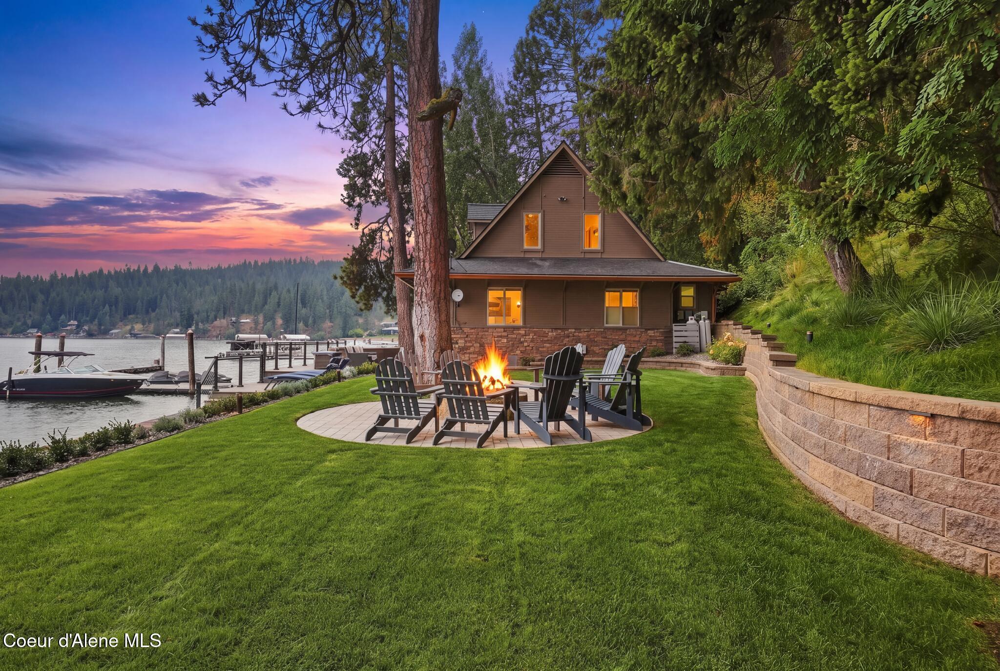 8357 W Coeur d' Alene Lake Shore, Coeur d'Alene