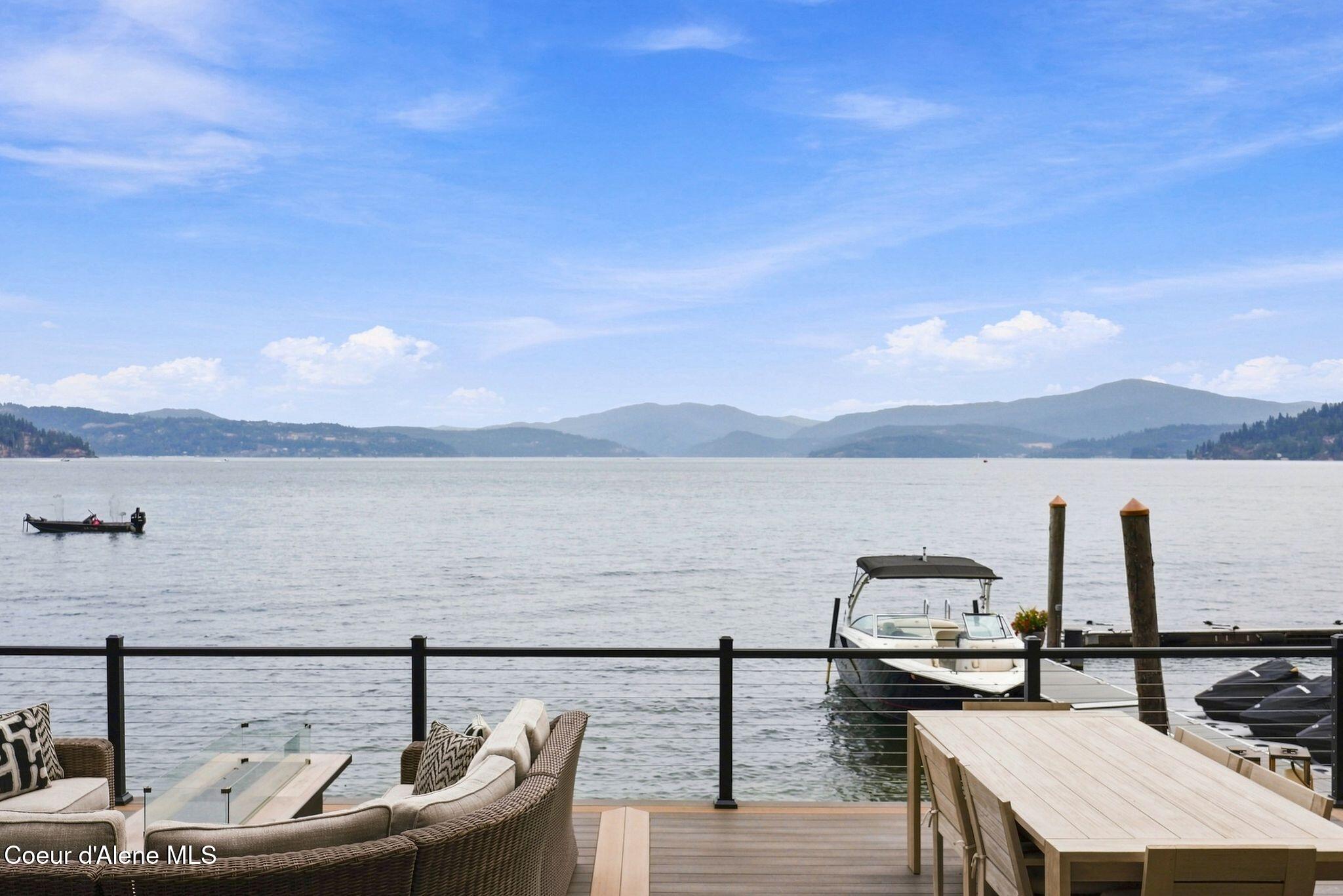 8357 W Coeur d' Alene Lake Shore, Coeur d'Alene