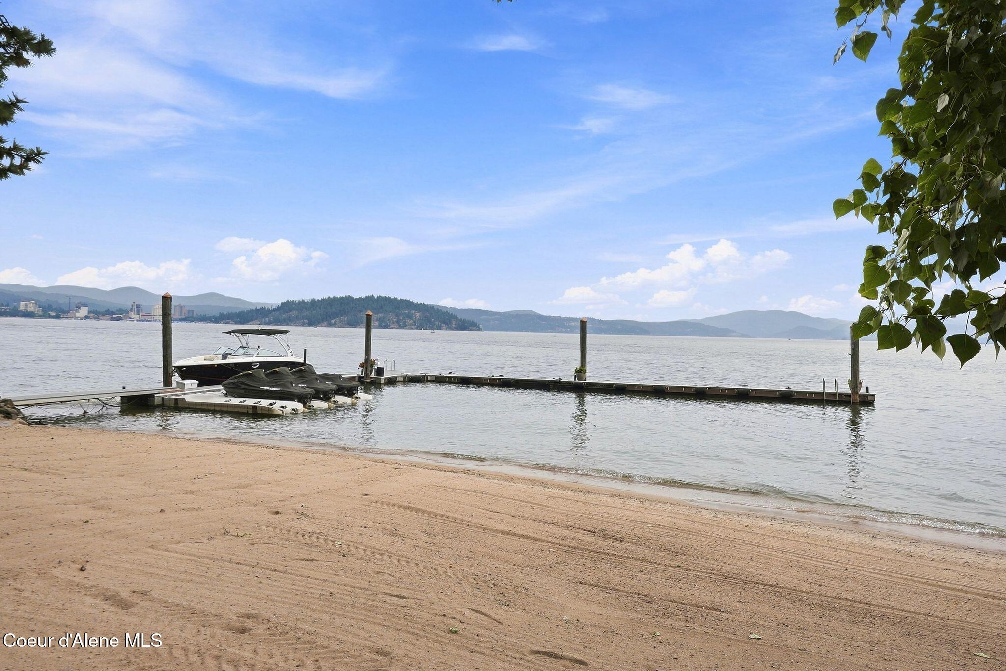 8357 W Coeur d' Alene Lake Shore, Coeur d'Alene
