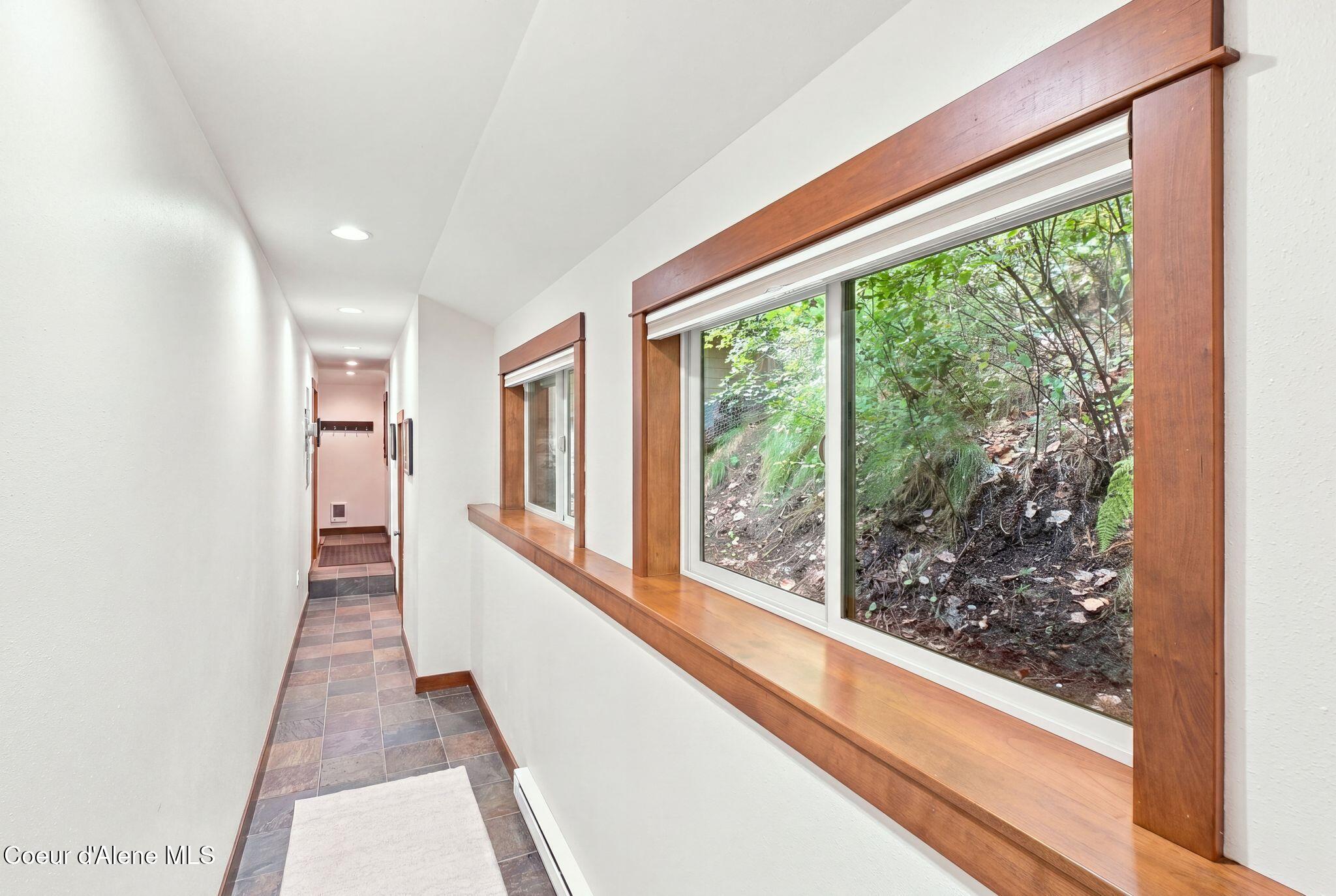 8357 W Coeur d' Alene Lake Shore, Coeur d'Alene