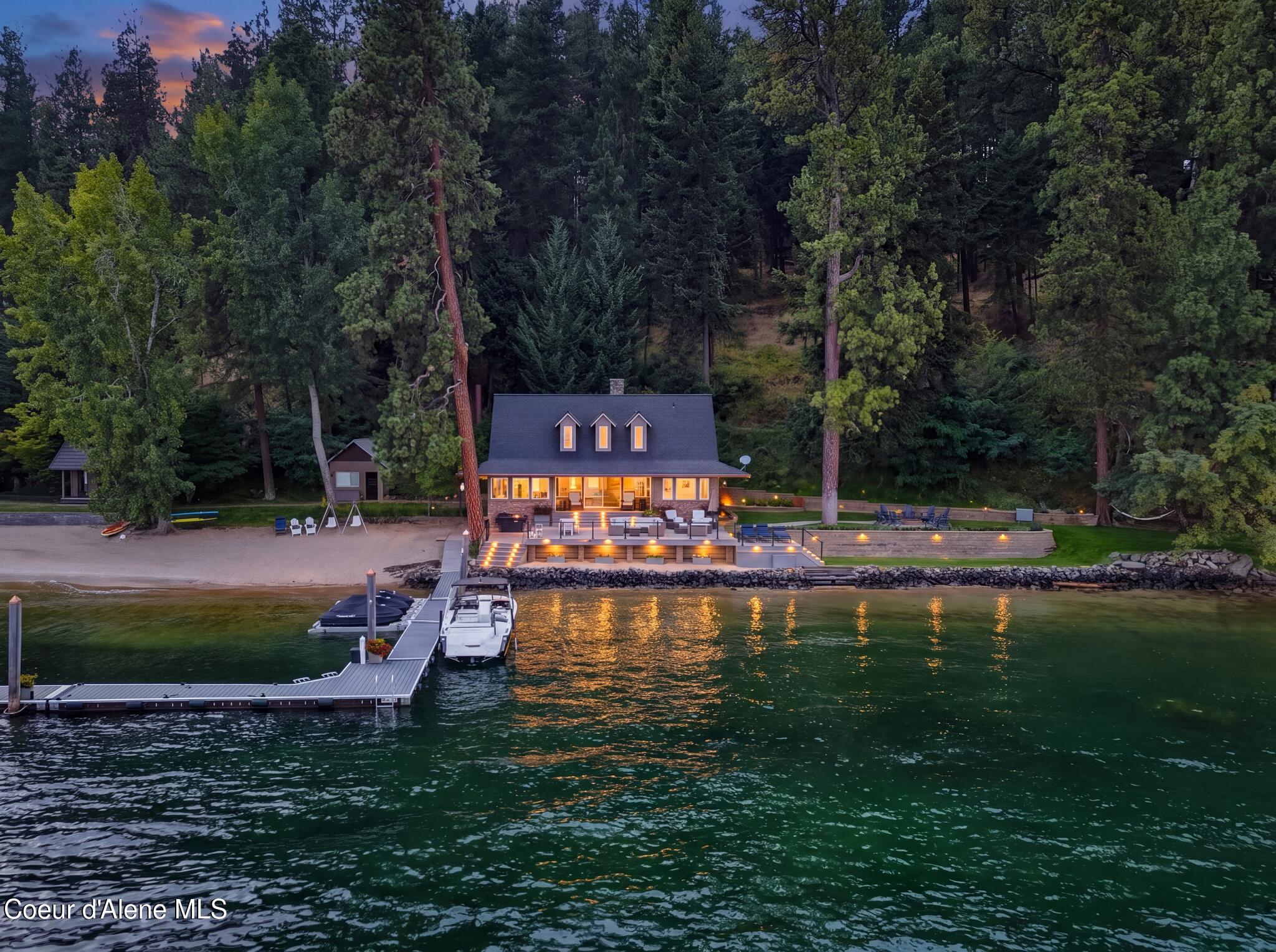8357 W Coeur d' Alene Lake Shore, Coeur d'Alene