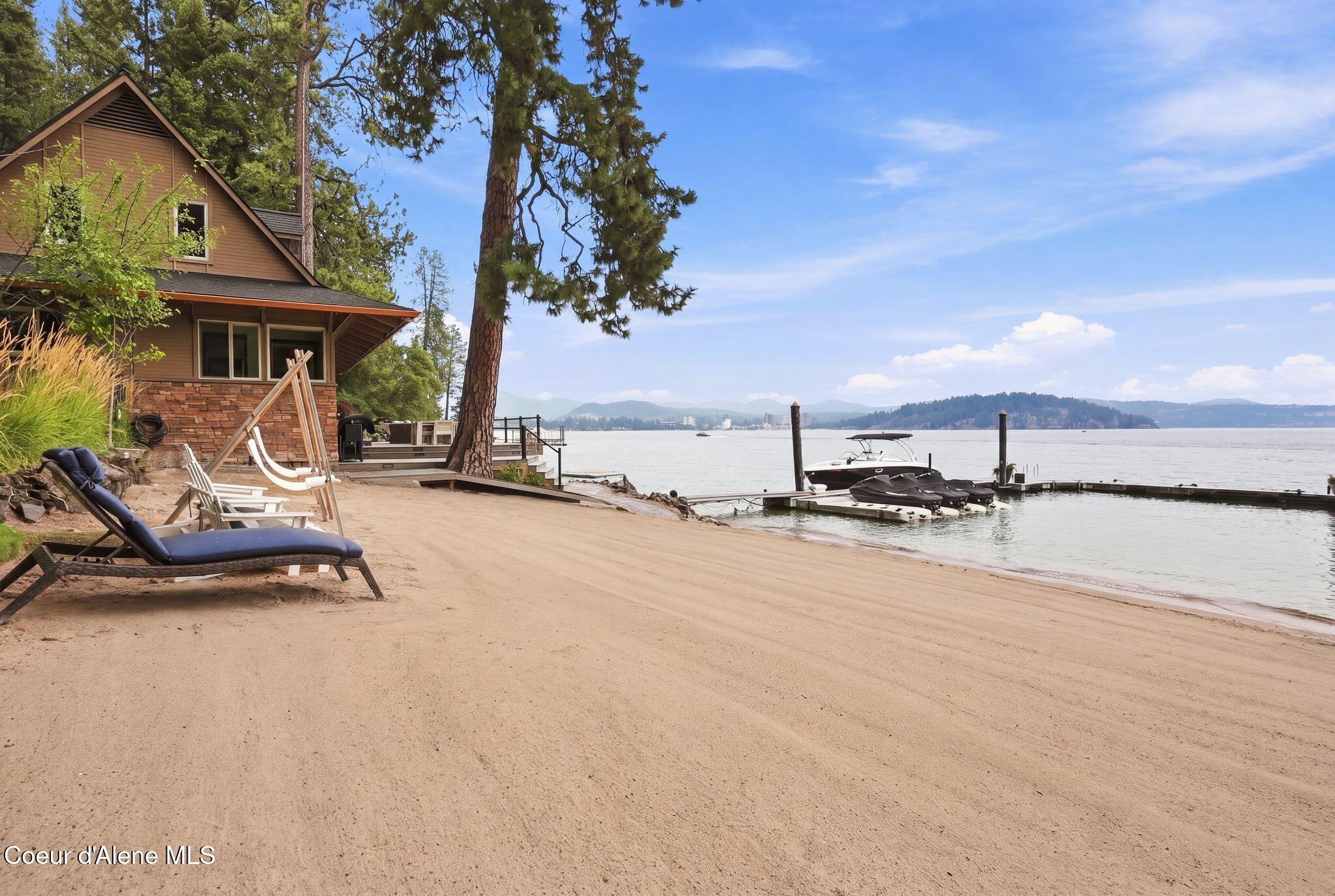 8357 W Coeur d' Alene Lake Shore, Coeur d'Alene