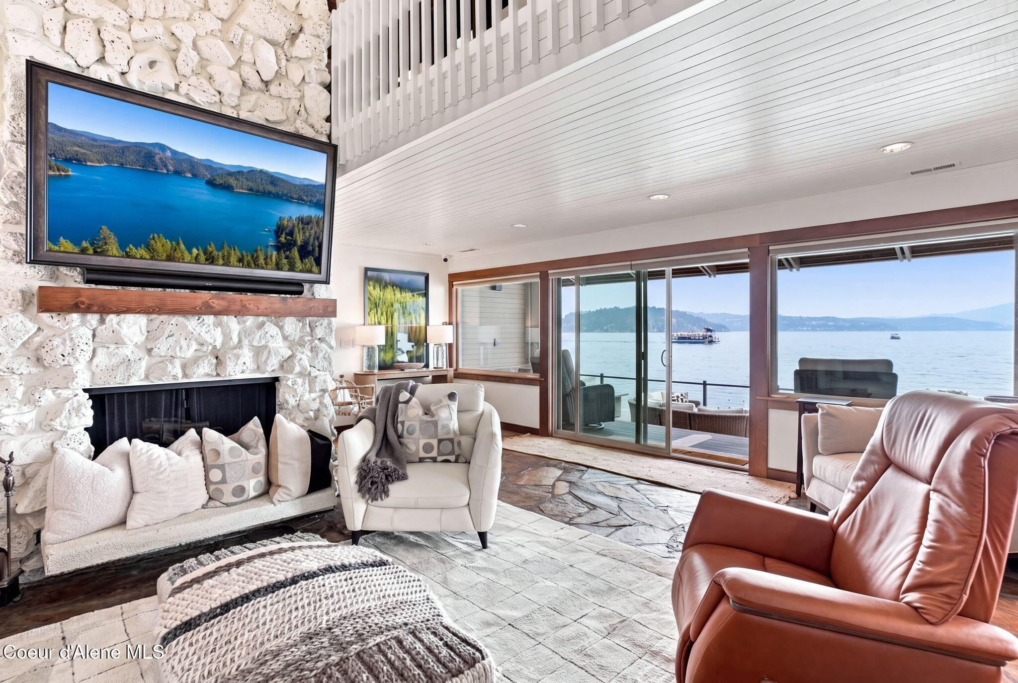 8357 W Coeur d' Alene Lake Shore, Coeur d'Alene