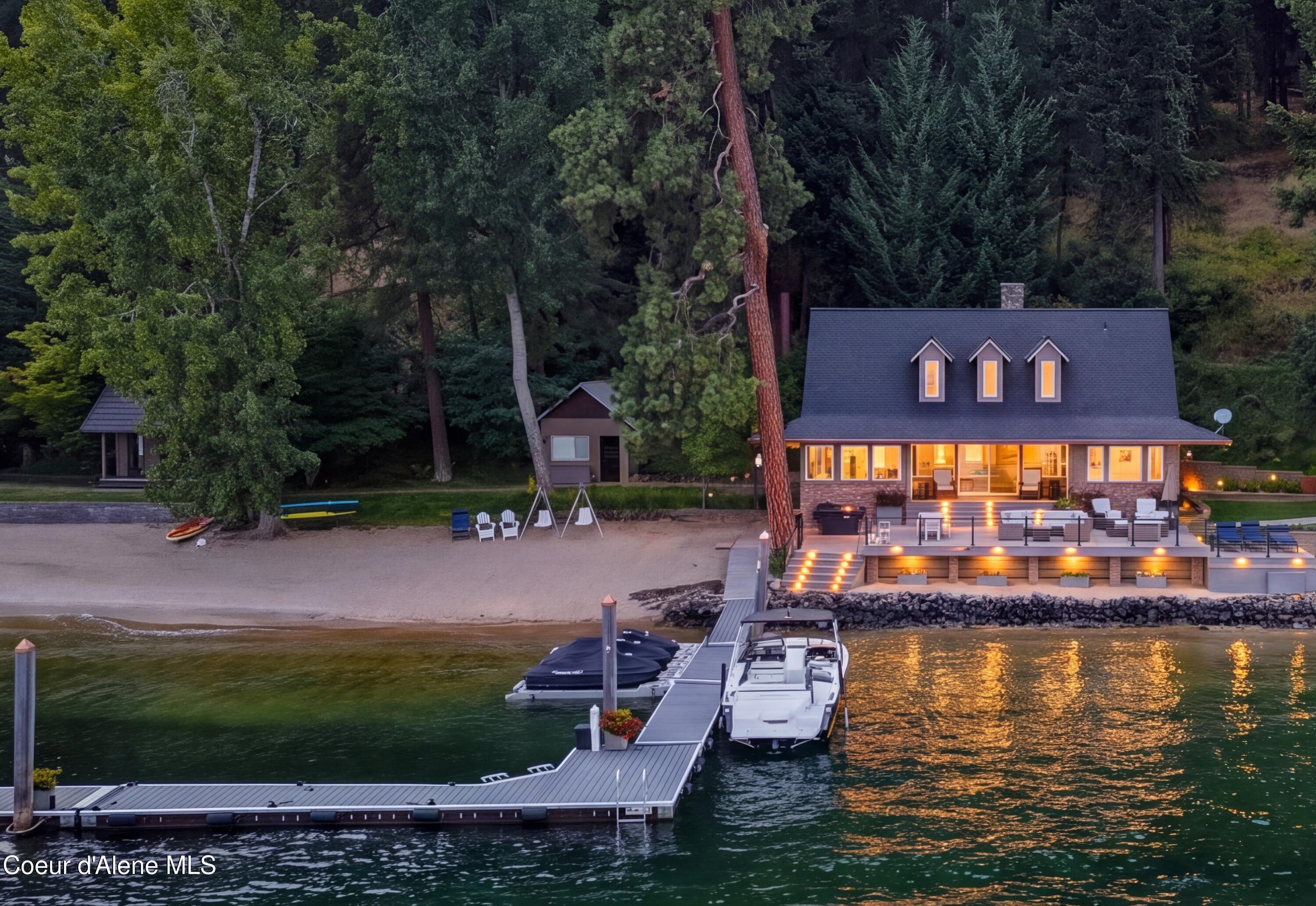 8357 W Coeur d' Alene Lake Shore, Coeur d'Alene