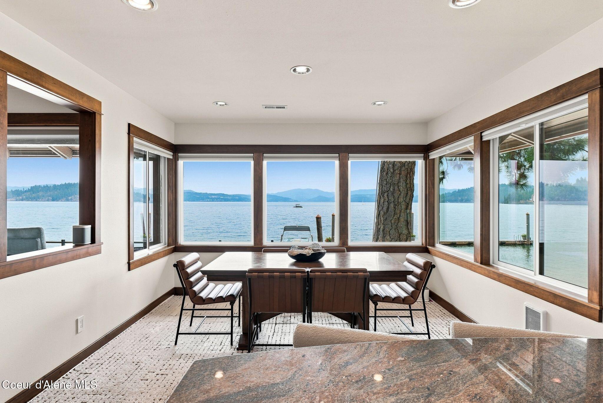 8357 W Coeur d' Alene Lake Shore, Coeur d'Alene