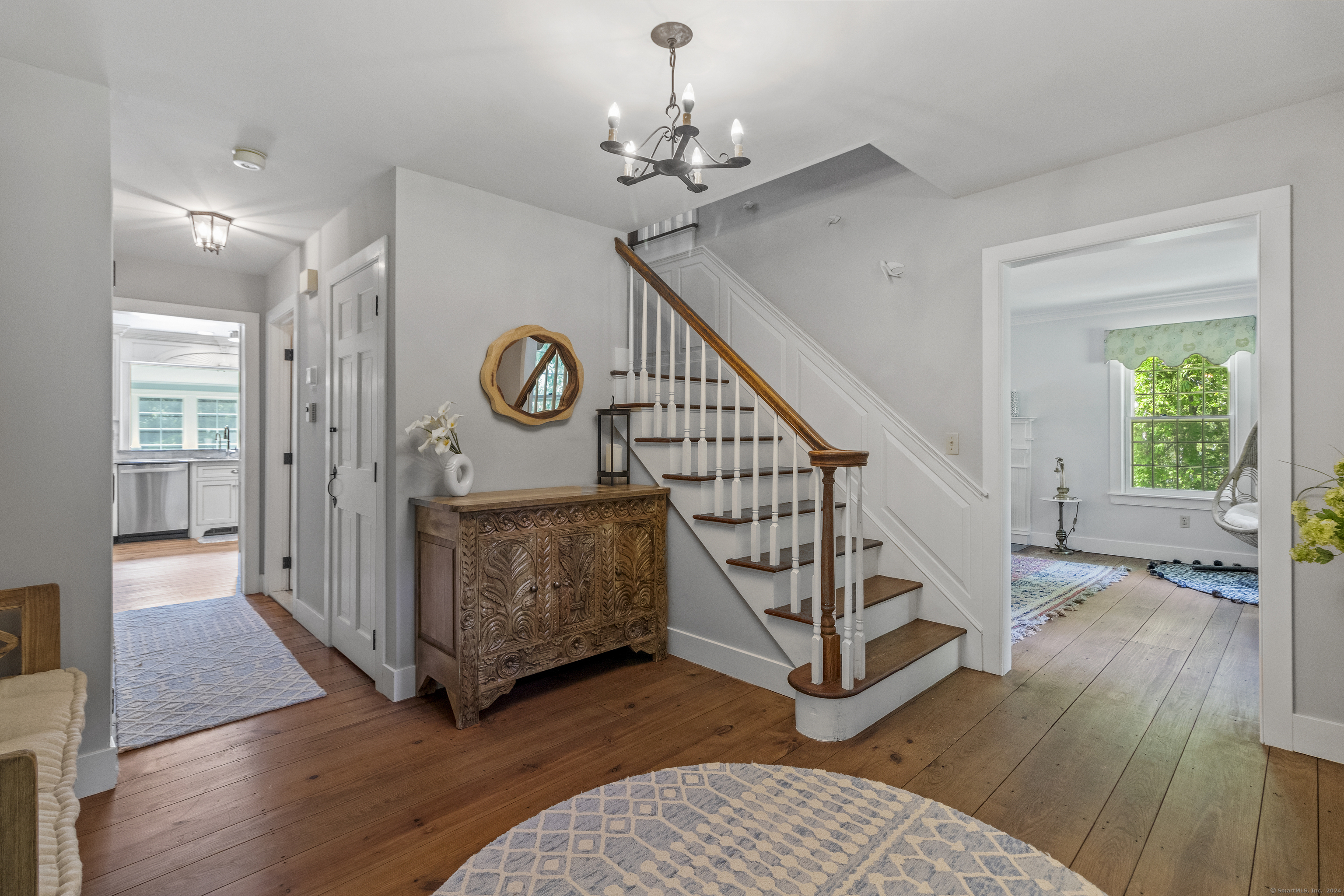 8 Squire Lane