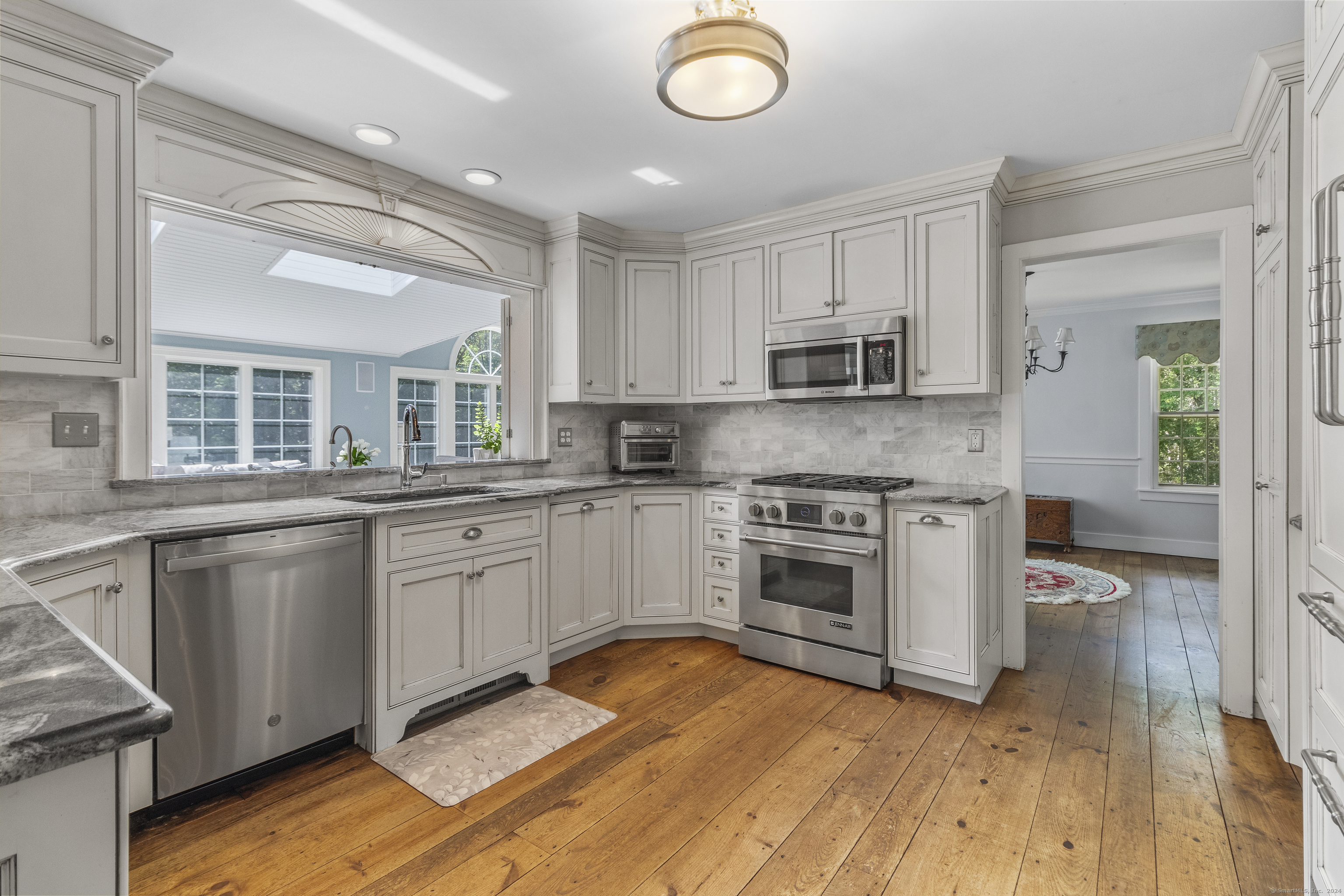 8 Squire Lane