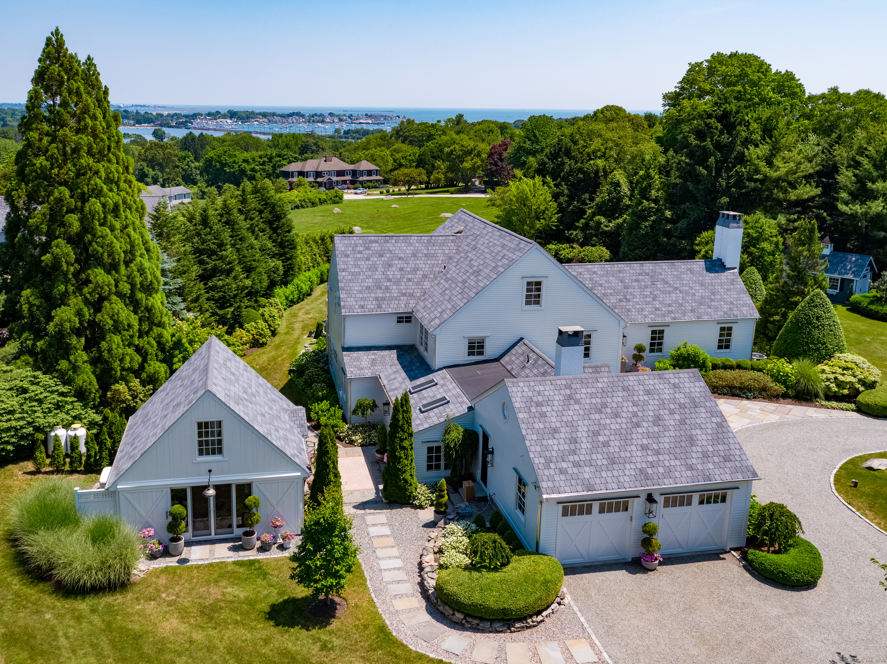 86 Montauk Avenue