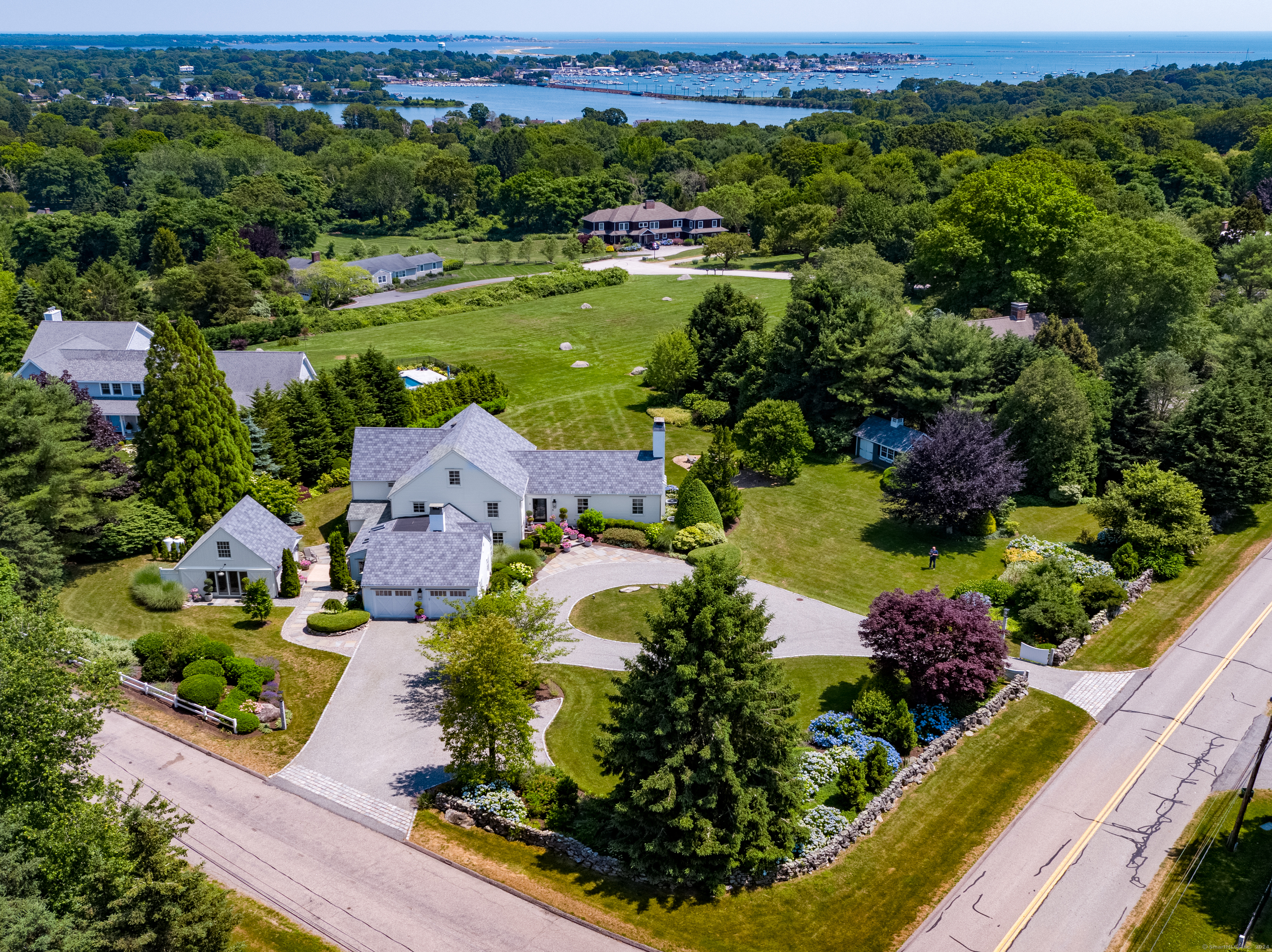 86 Montauk Avenue