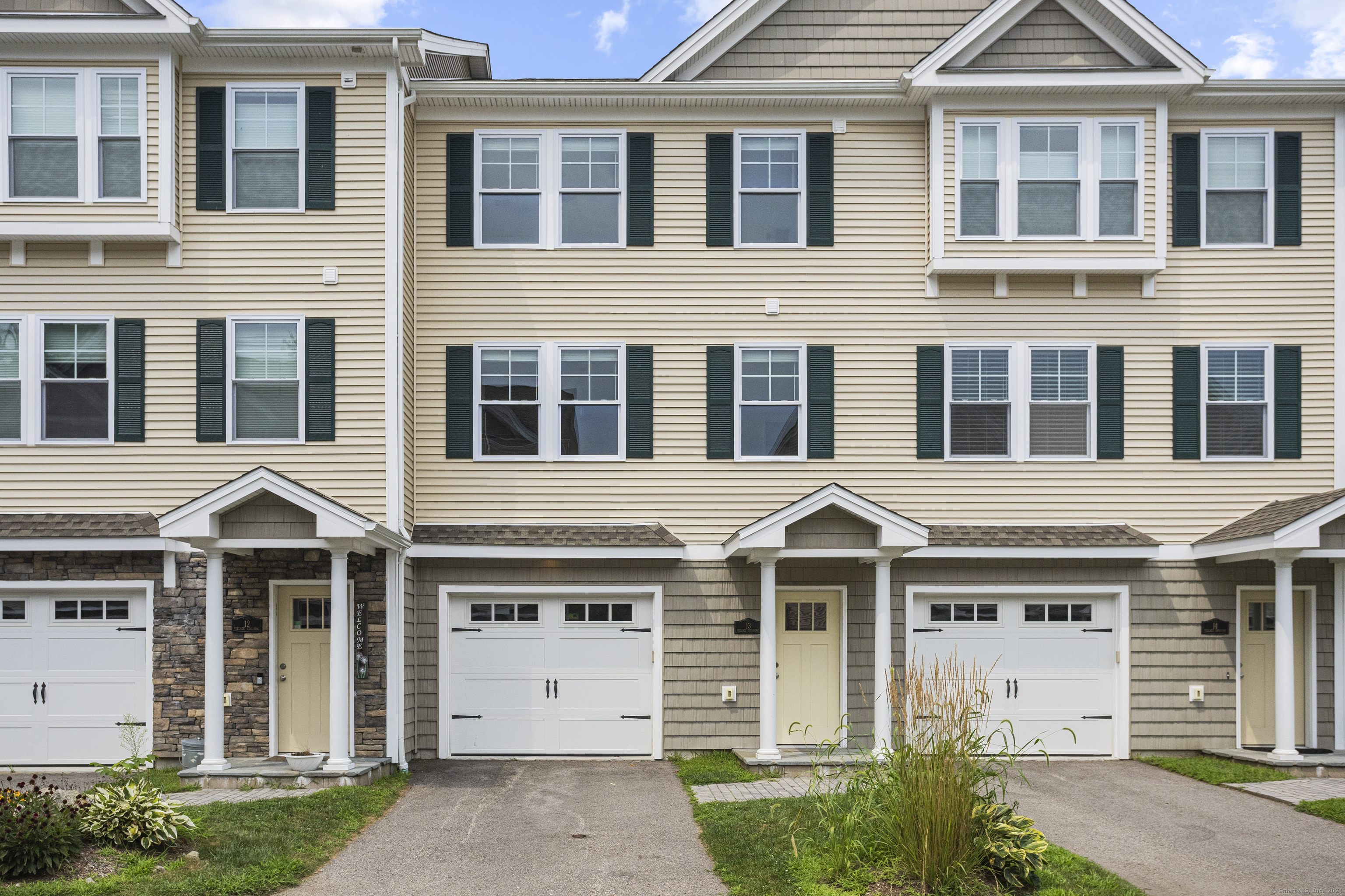 13 Village Crossing 13