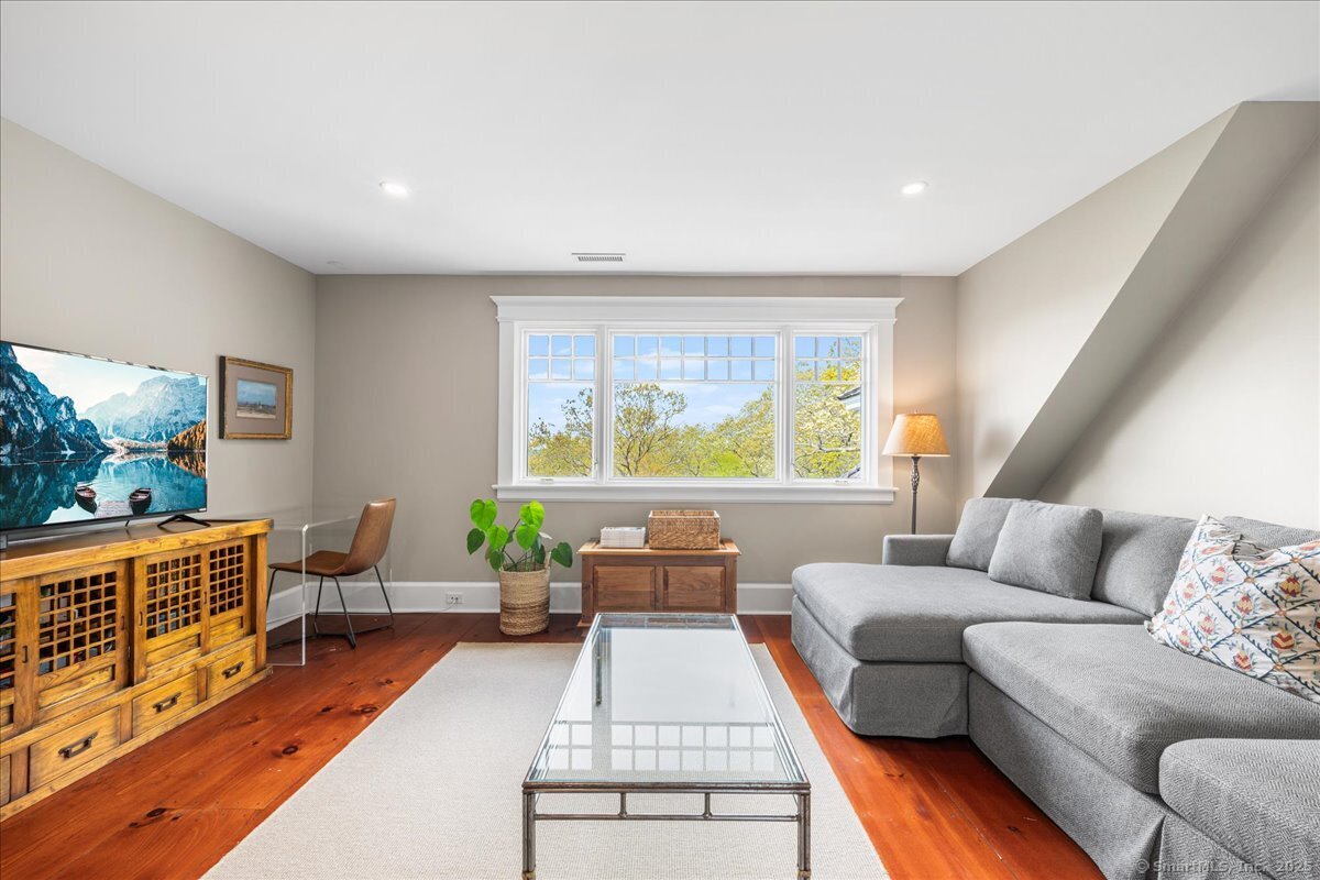 44 Ferry Road