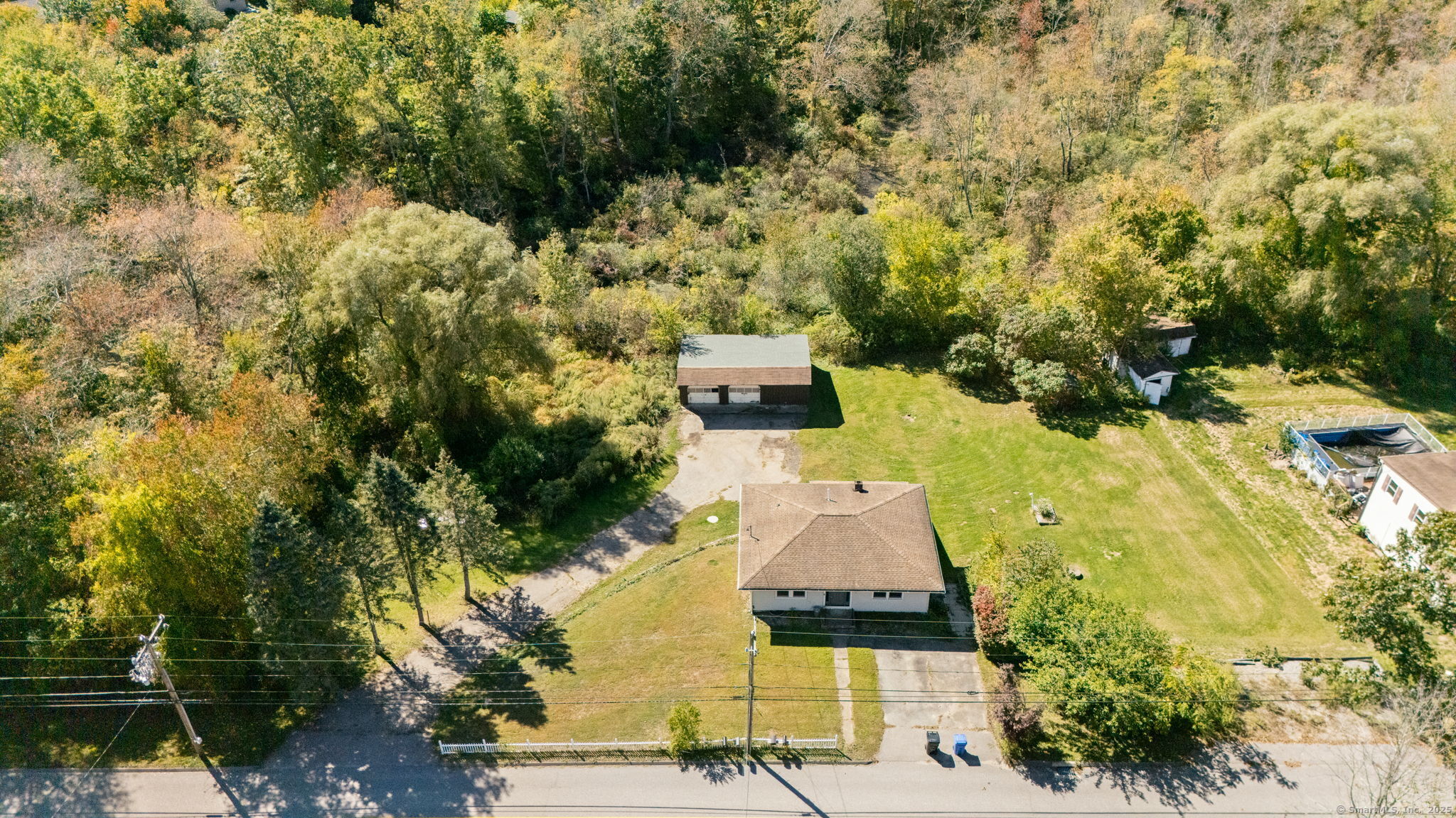 16 Pautipaug Hill Road