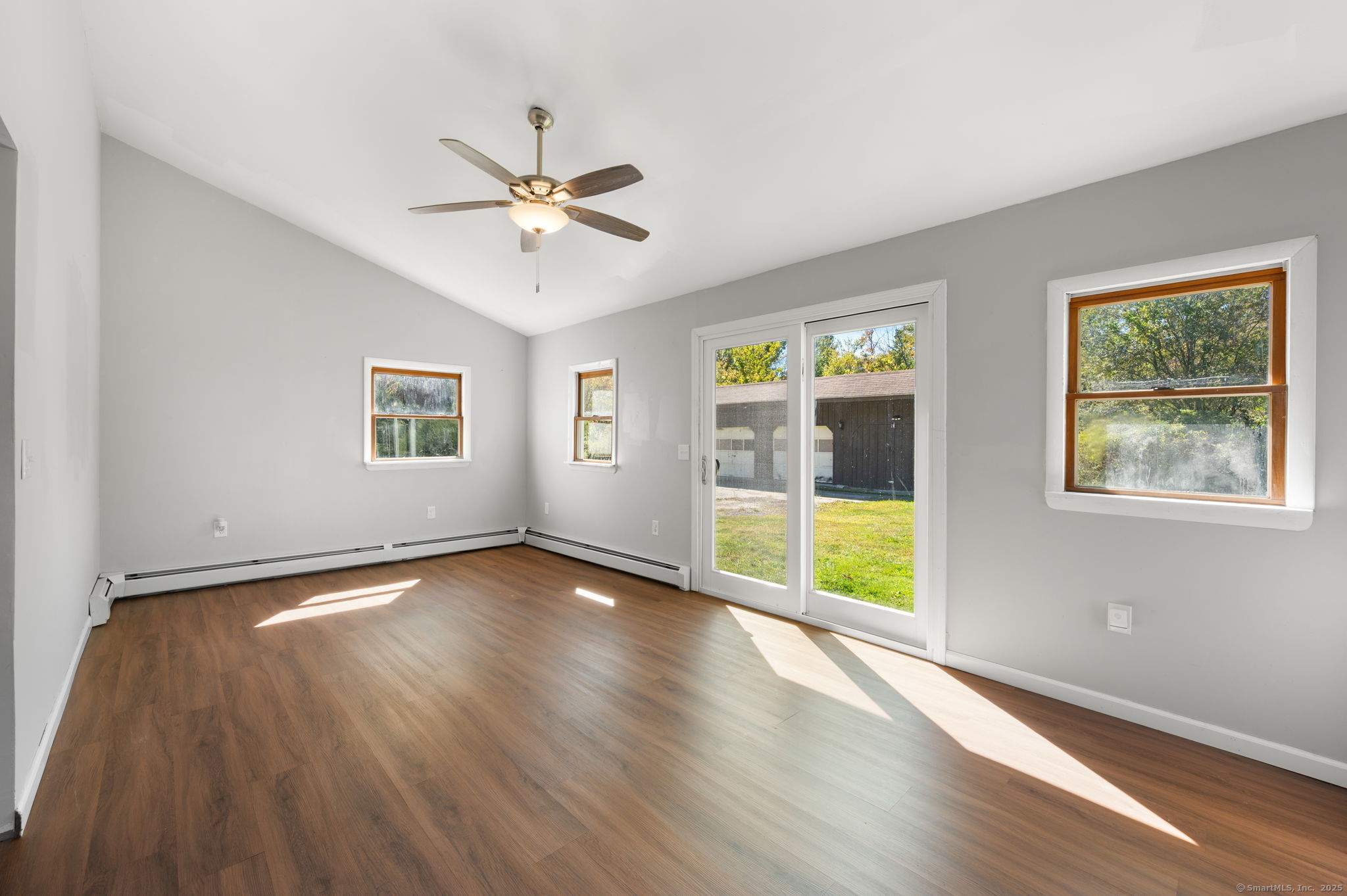 16 Pautipaug Hill Road